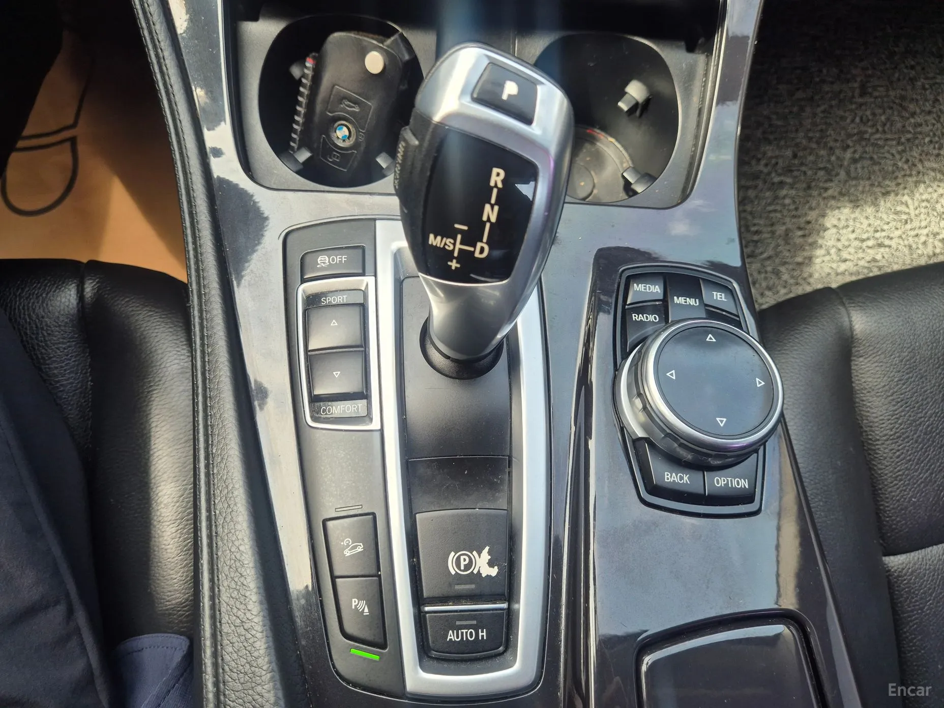 BMW 5 Series (F10) превью 16