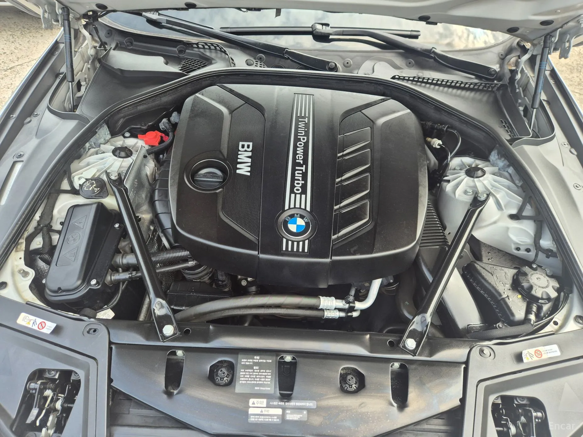 BMW 5 Series (F10) превью 19