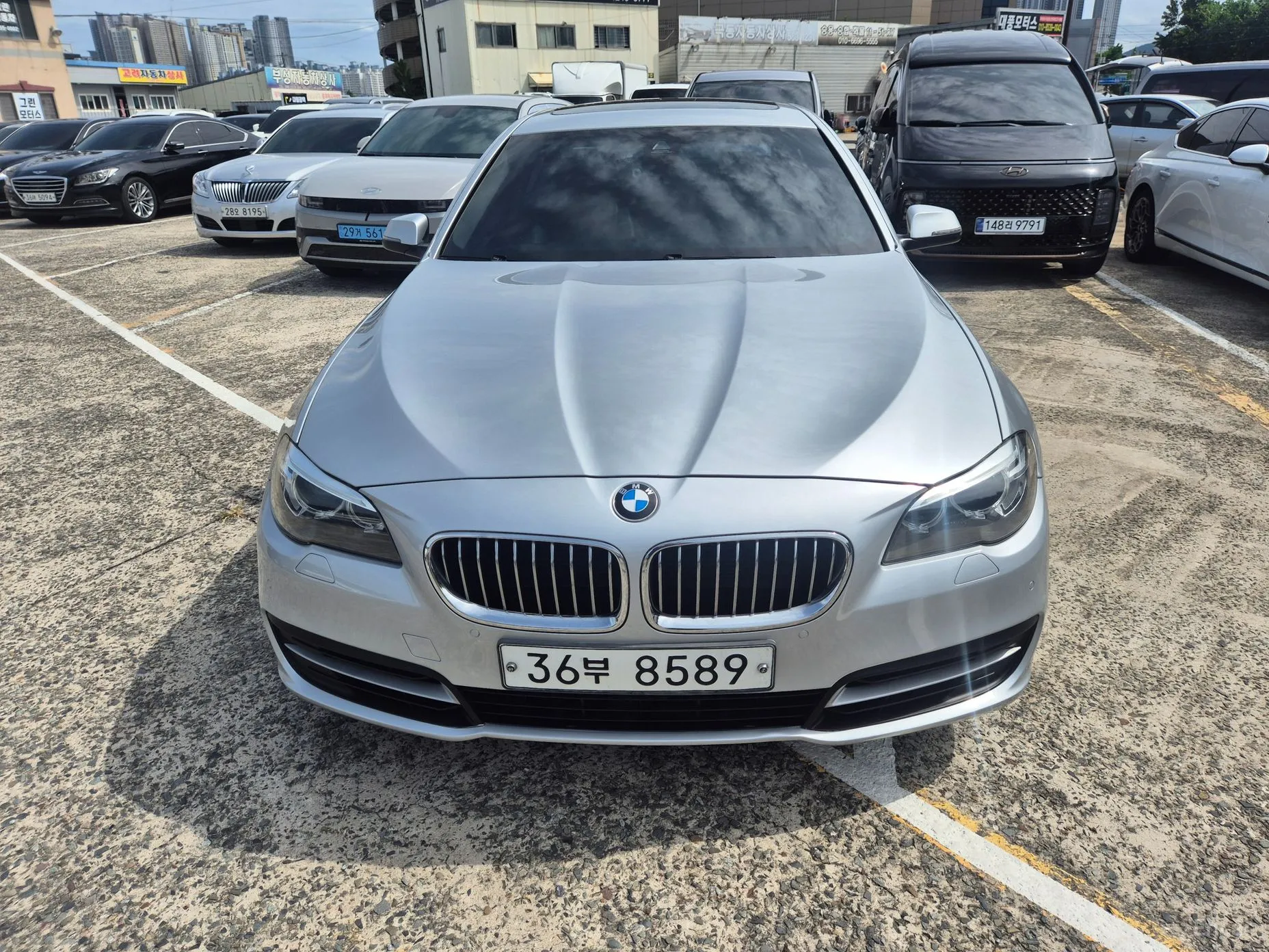 BMW 5 Series (F10) превью 5