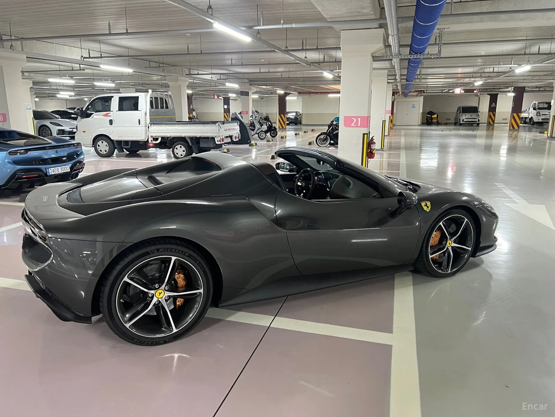 Ferrari 296 GTS превью 19