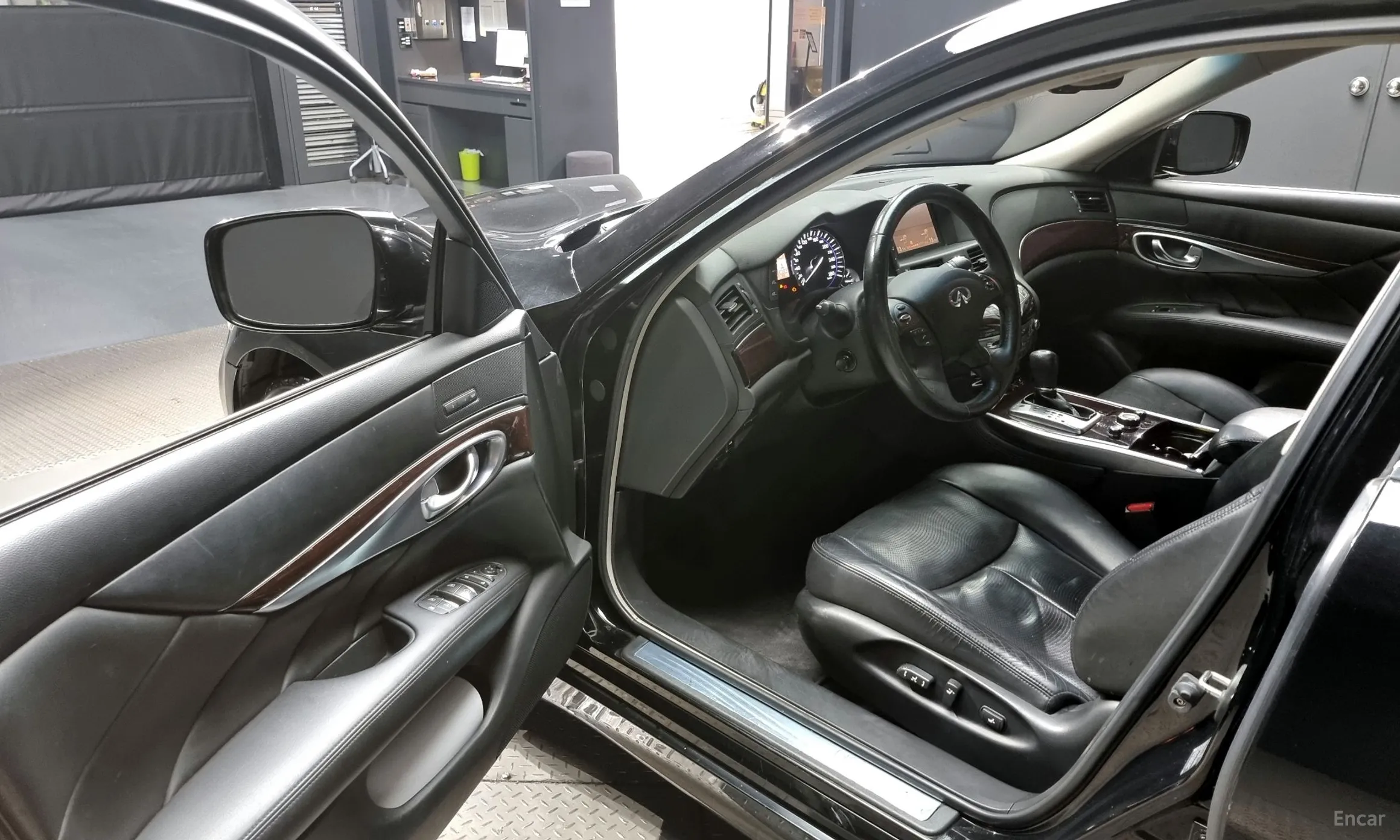 Infiniti M37 превью 10