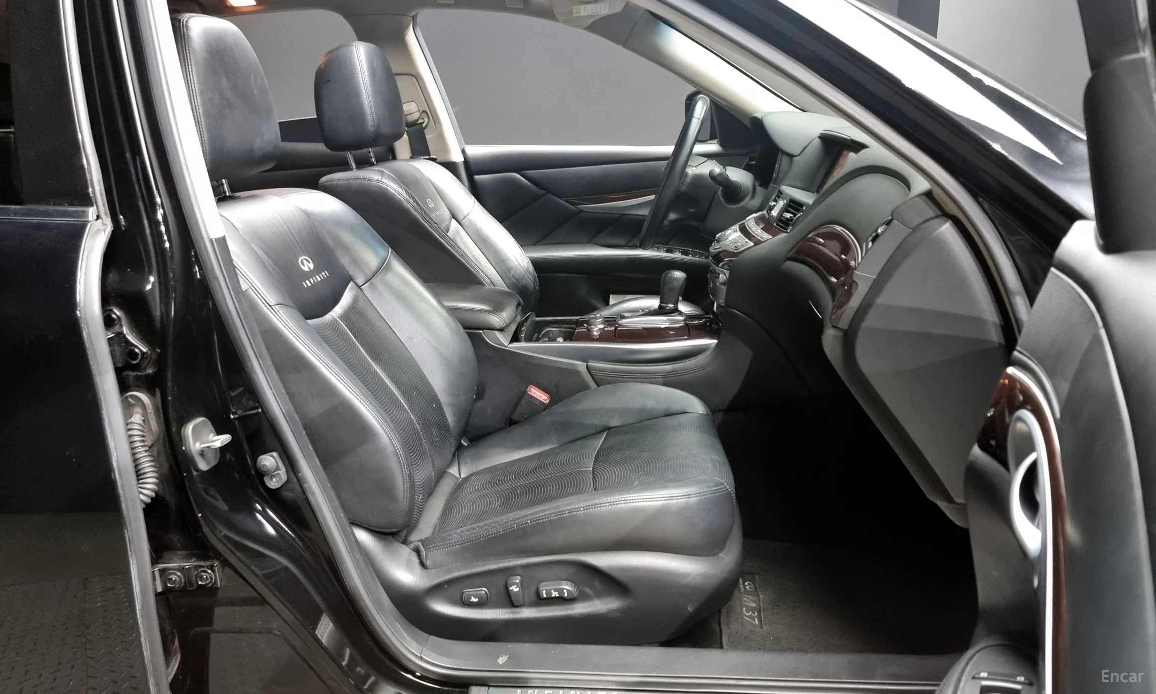 Infiniti M37 превью 11