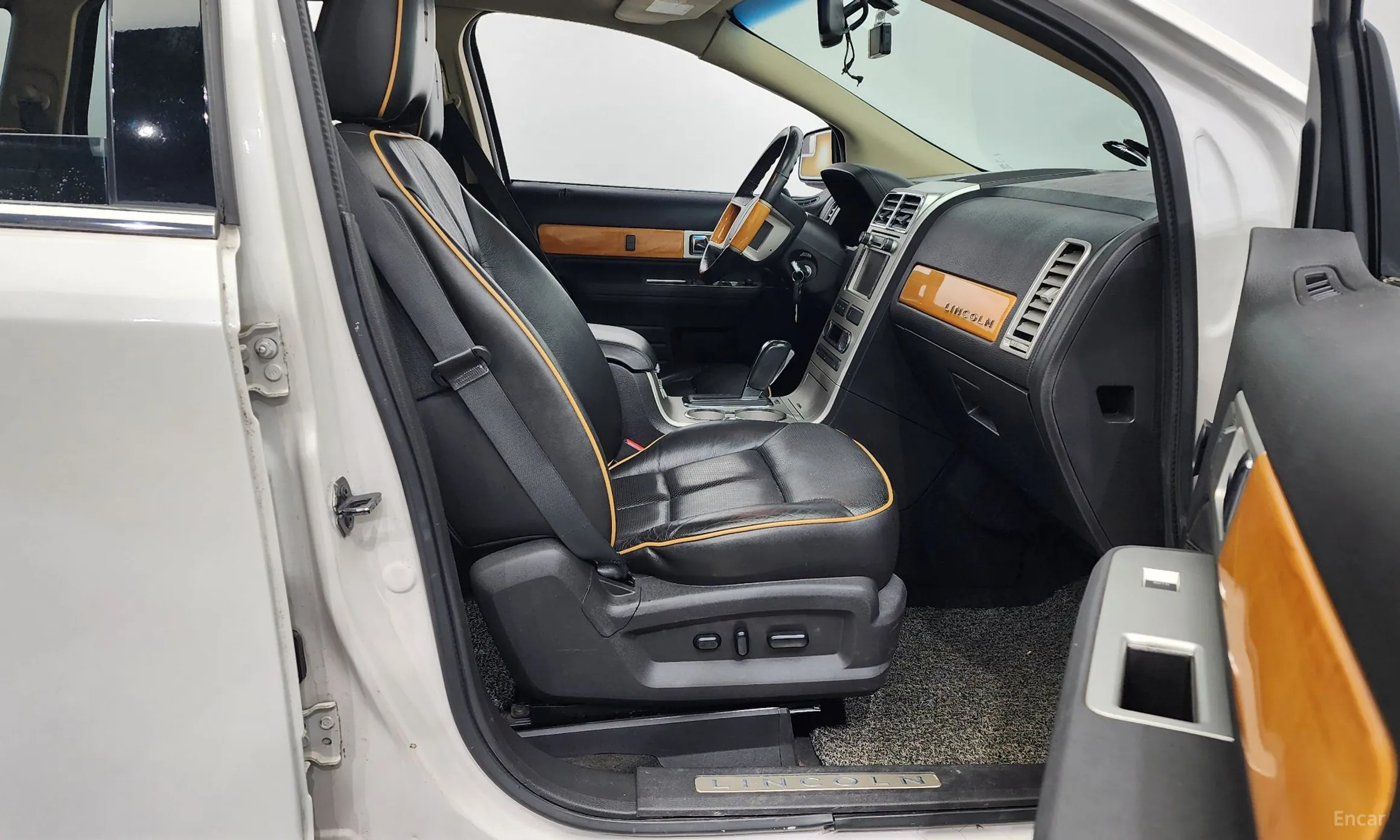 Lincoln MKX превью 11