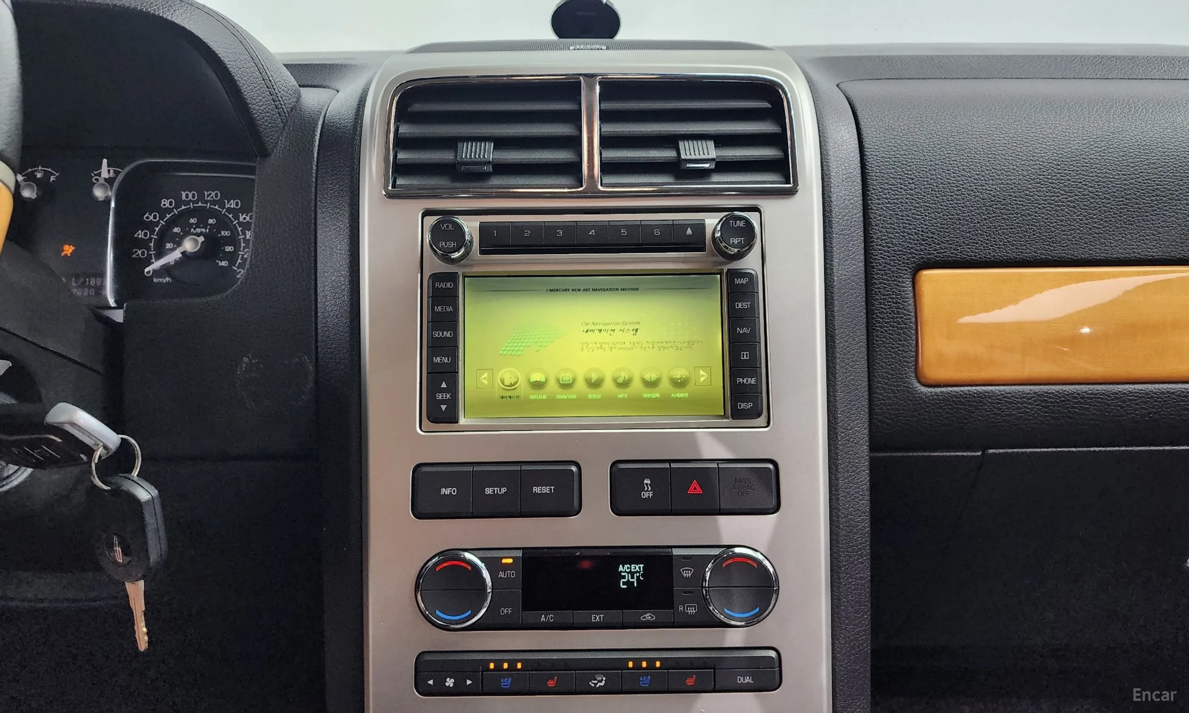 Lincoln MKX превью 16