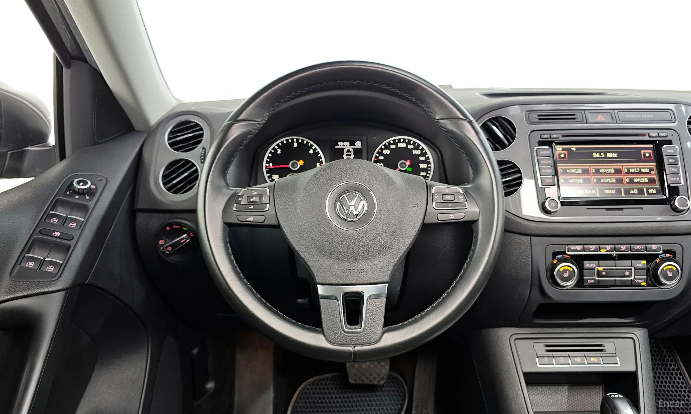 Volkswagen New Tiguan превью 13