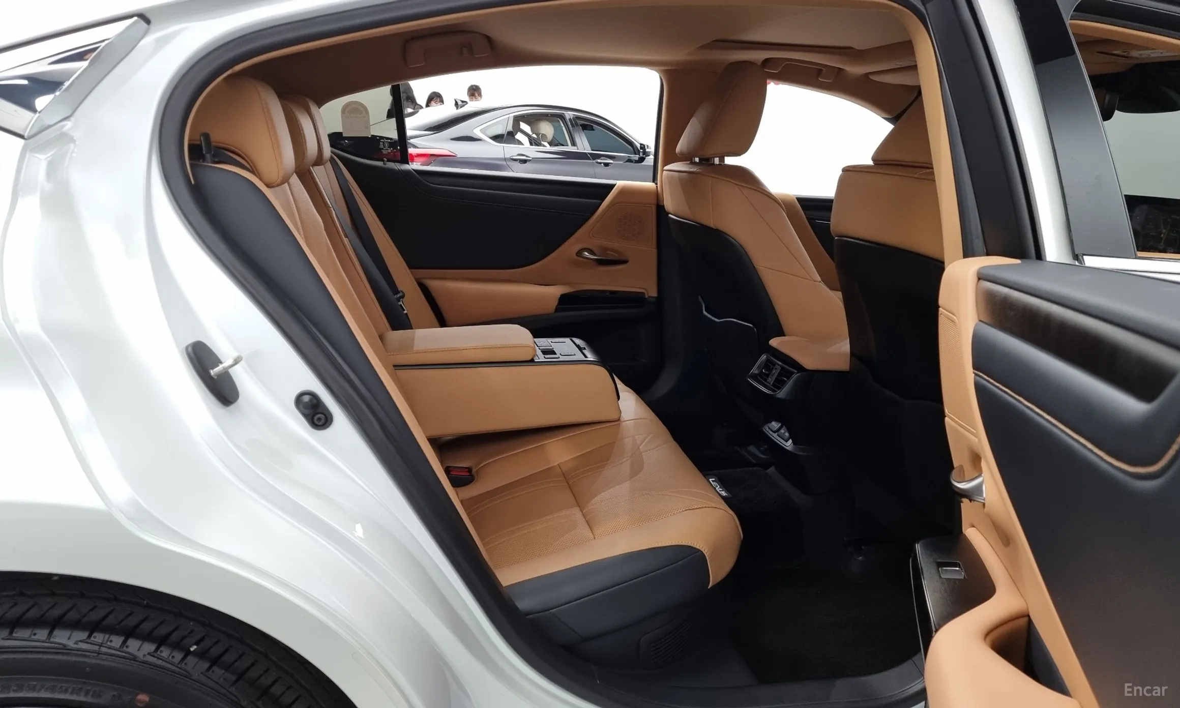 Lexus ES300h 7th Generation превью 12