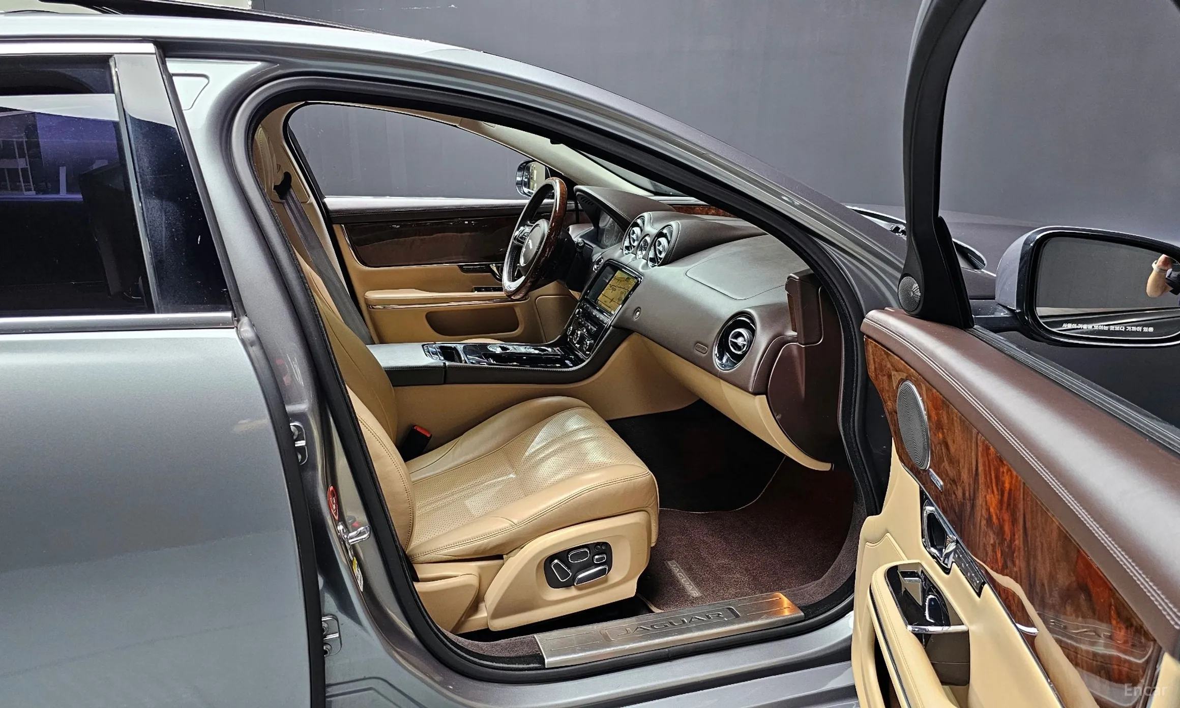 Jaguar All New XJ превью 11
