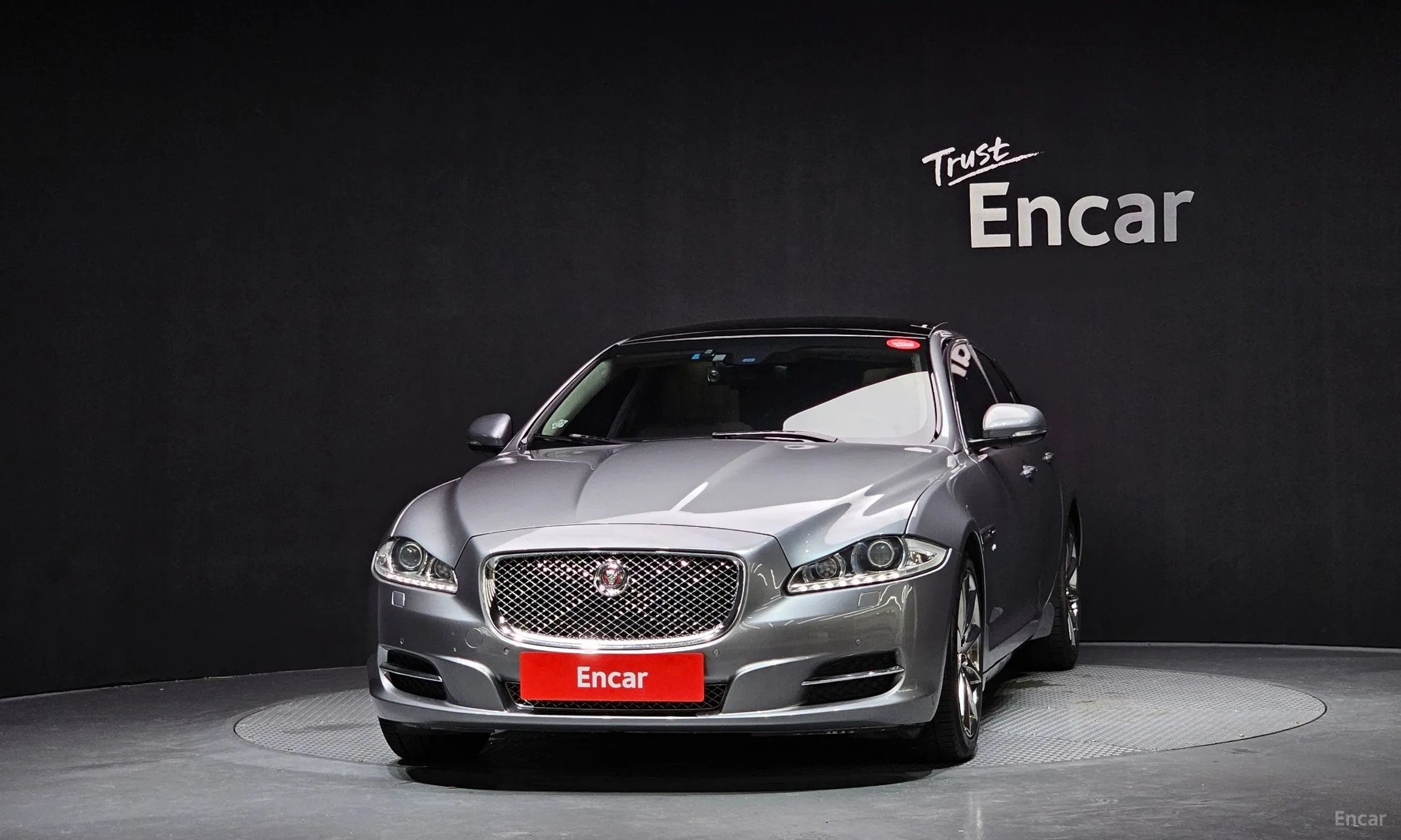 Jaguar All New XJ превью 3