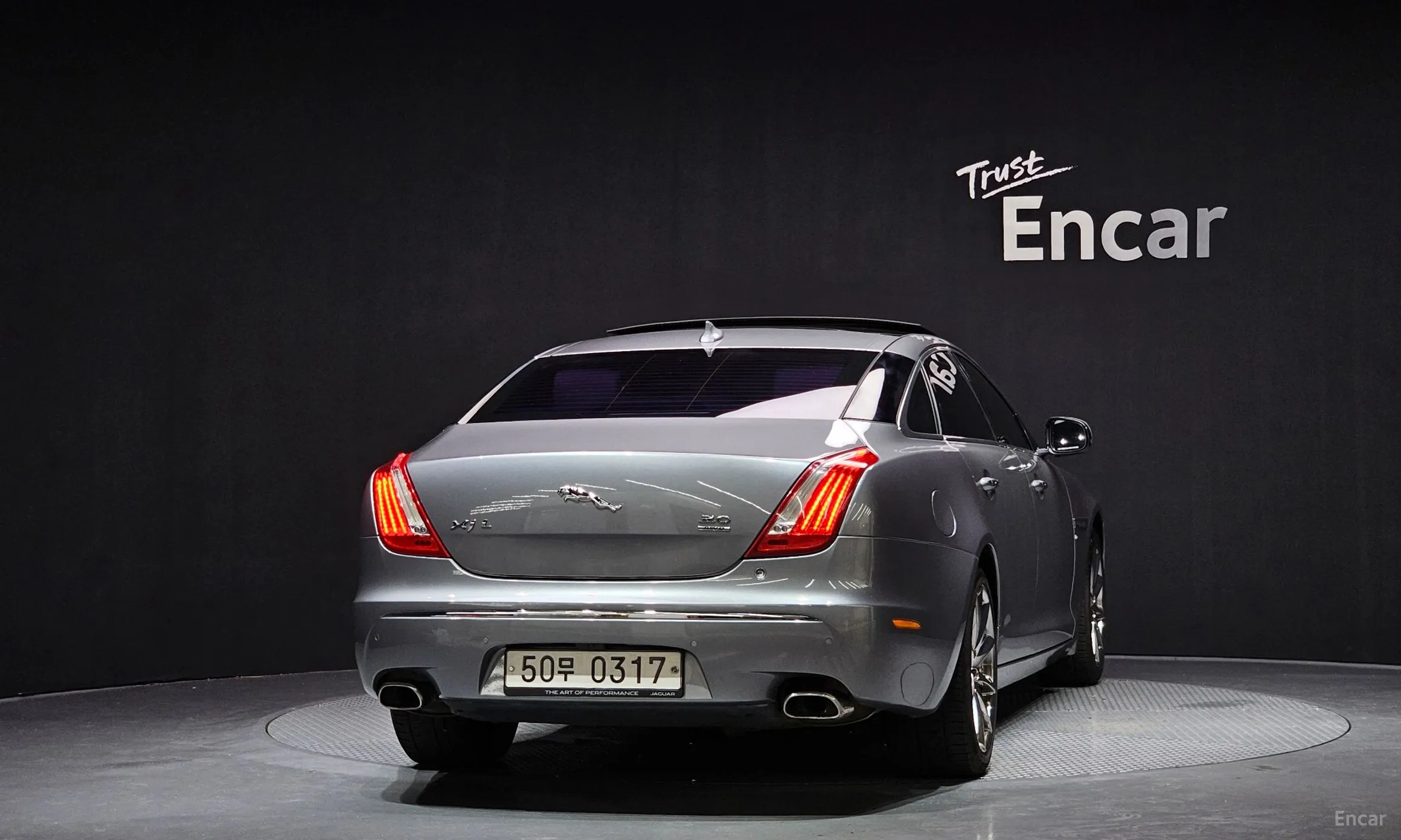 Jaguar All New XJ превью 4