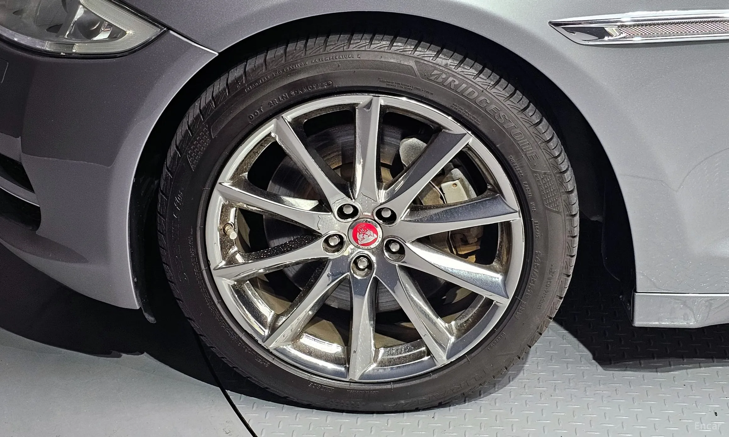 Jaguar All New XJ превью 5