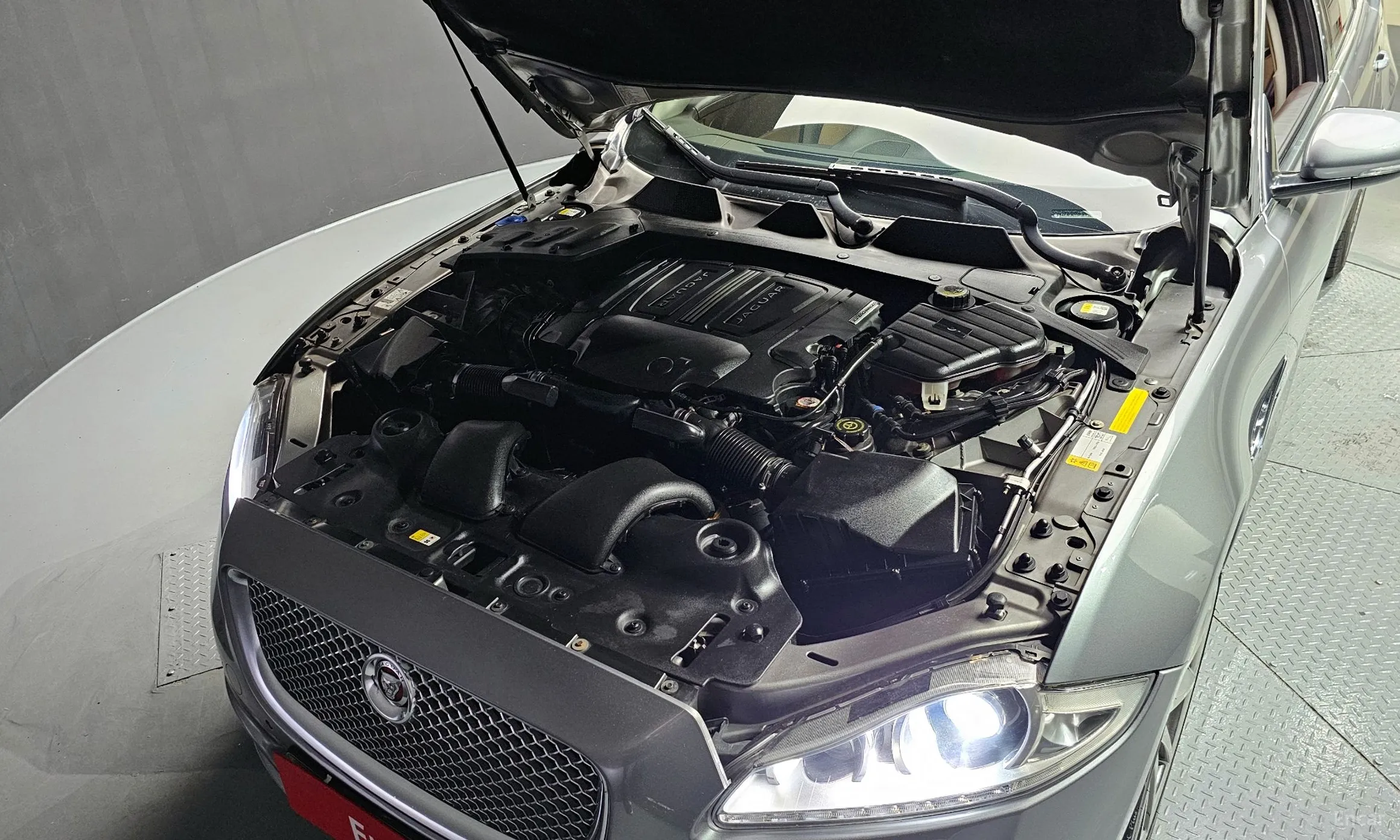 Jaguar All New XJ превью 6
