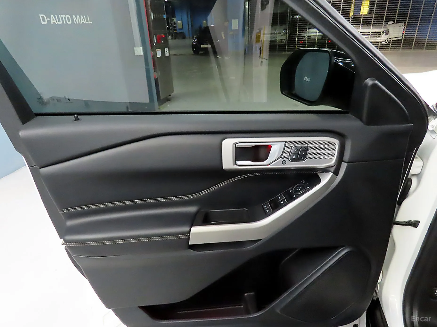 Ford Explorer 6th Generation превью 16