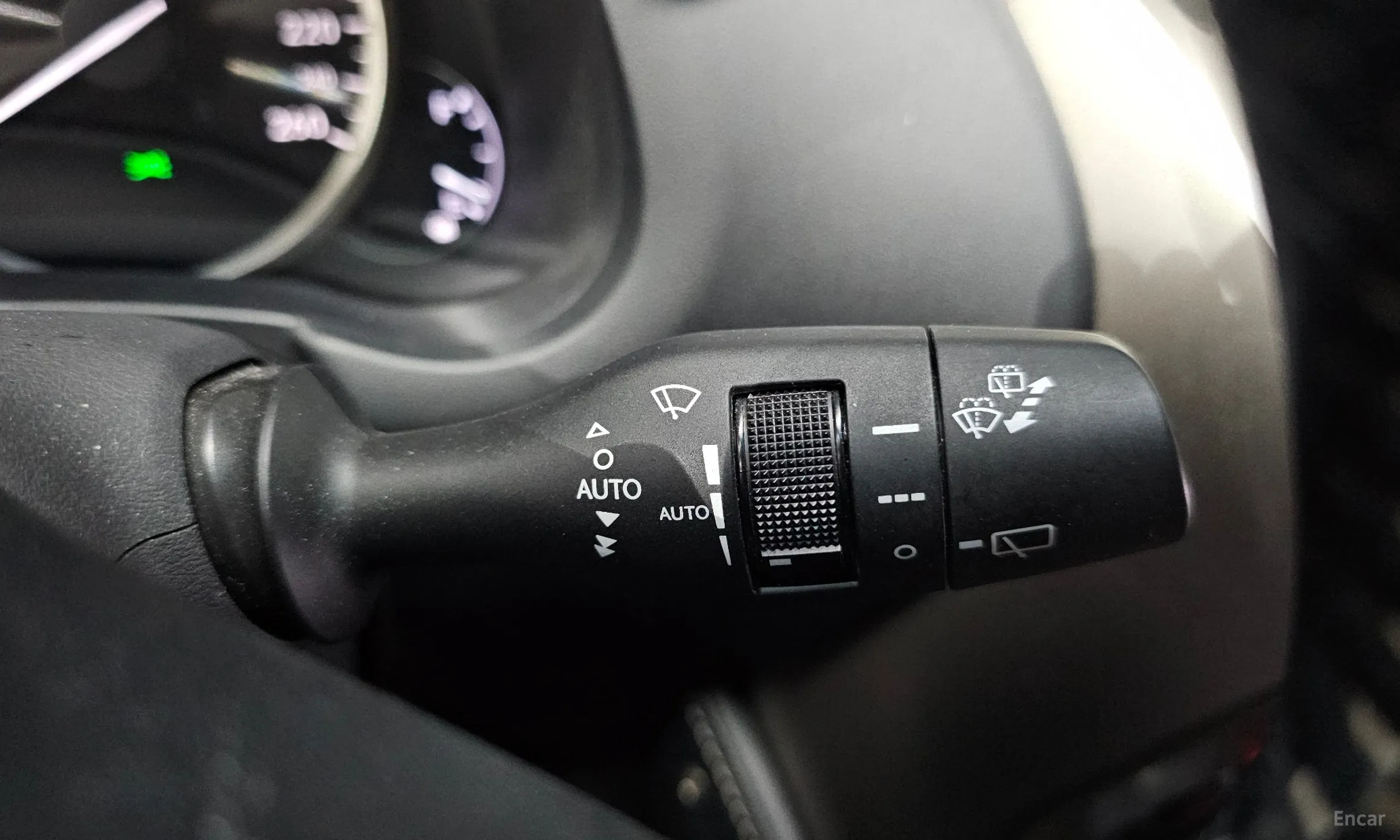 Lexus NX300h превью 13