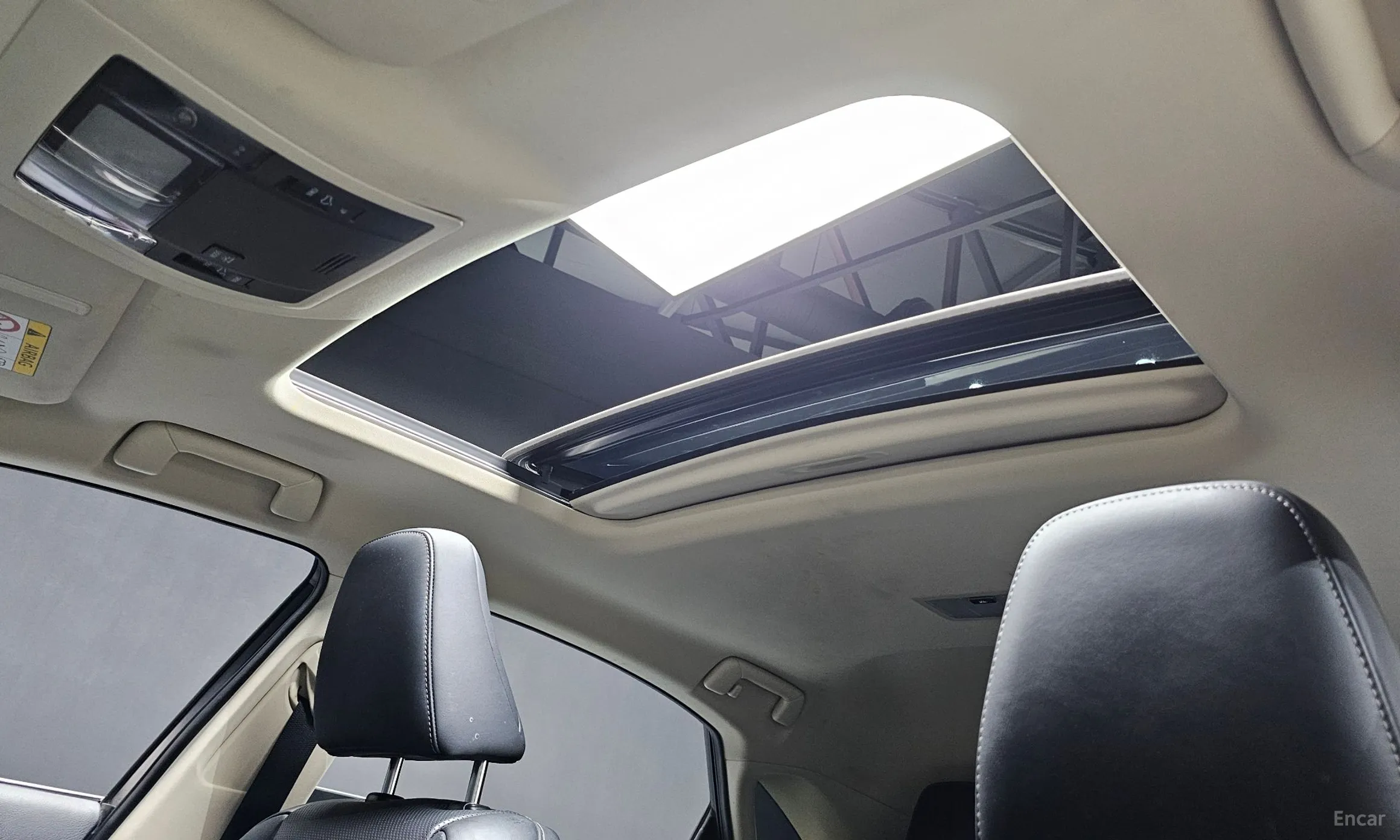 Lexus NX300h превью 19