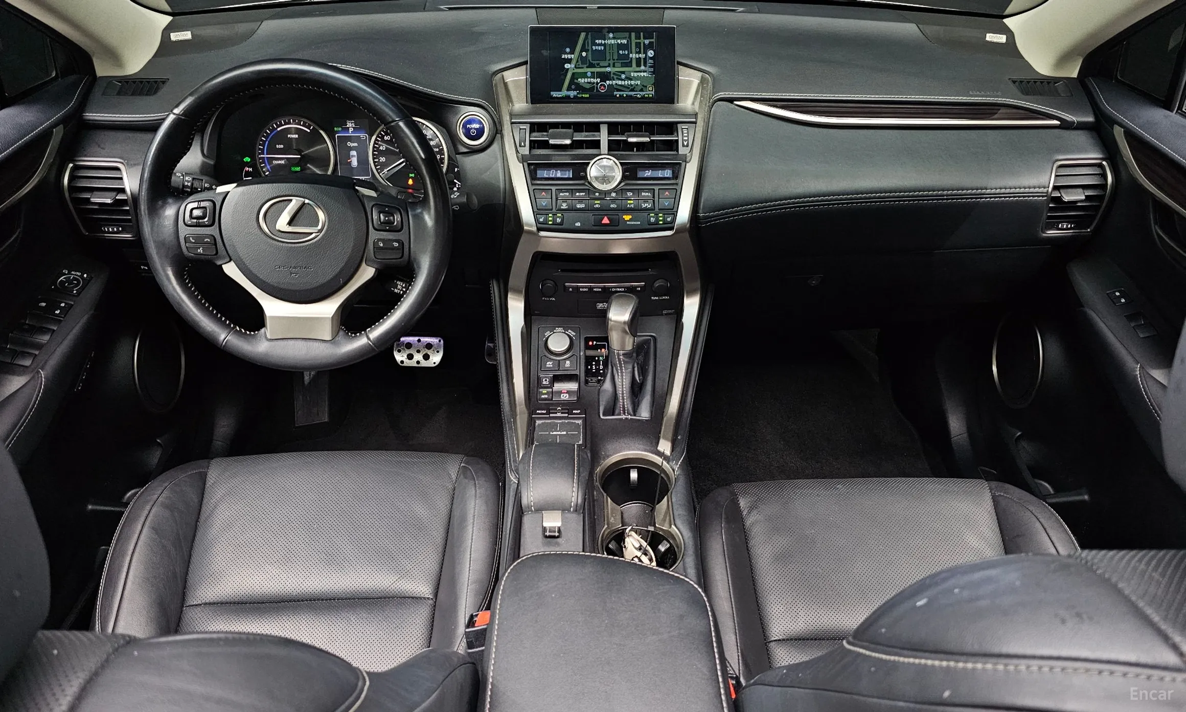 Lexus NX300h превью 7