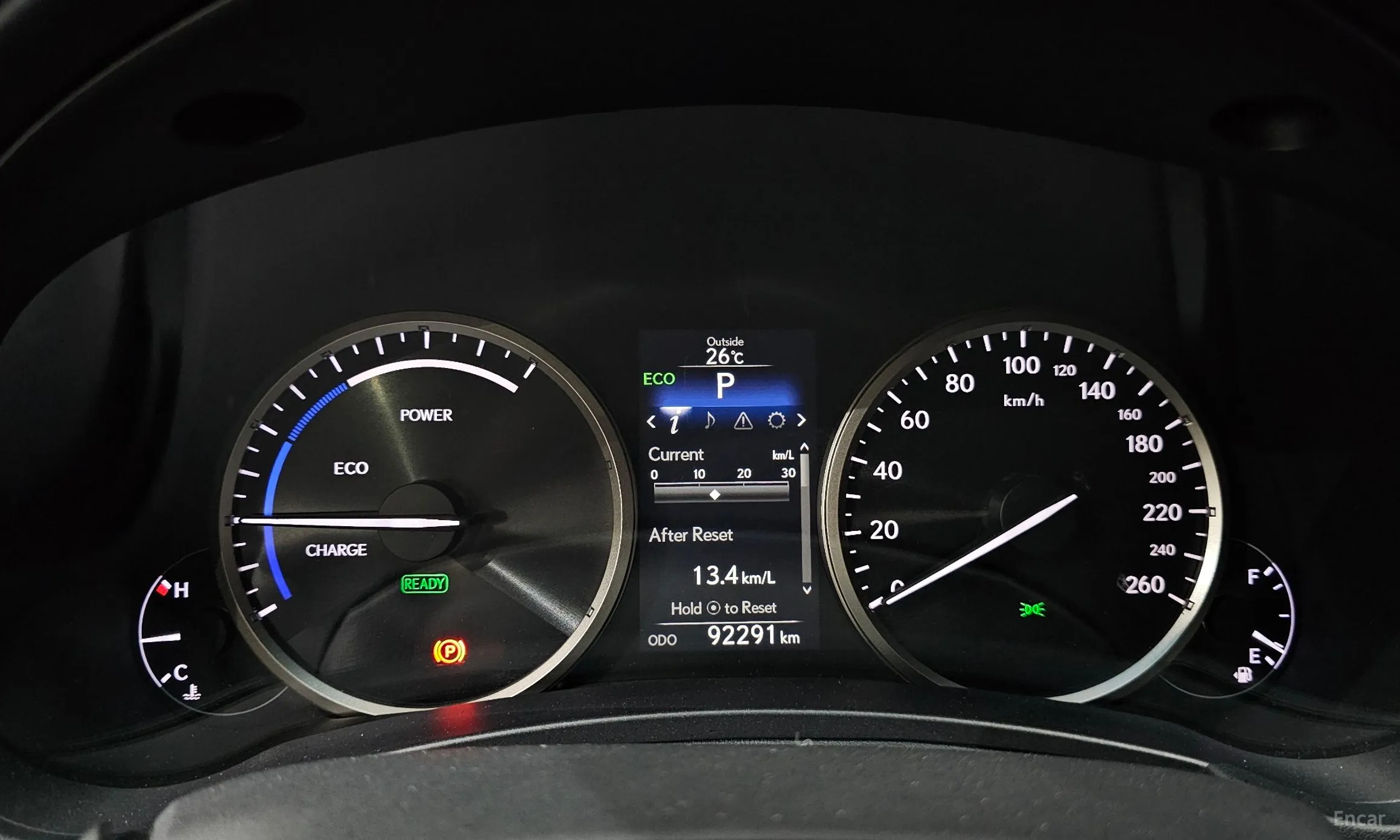 Lexus NX300h превью 8