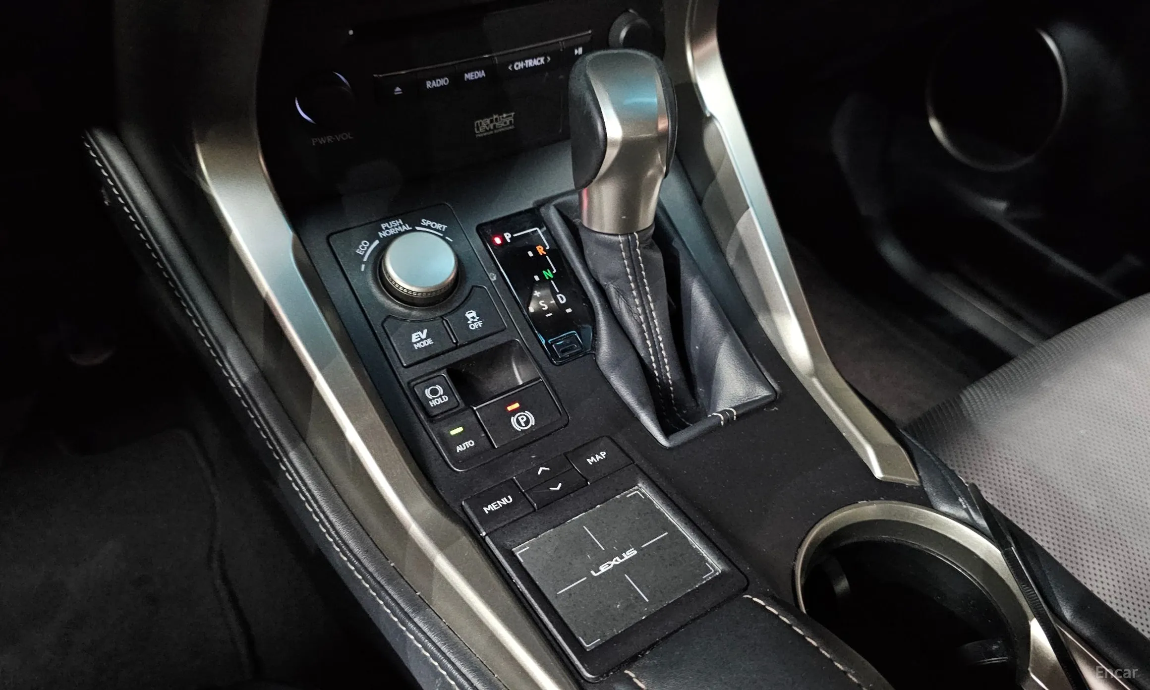 Lexus NX300h превью 9