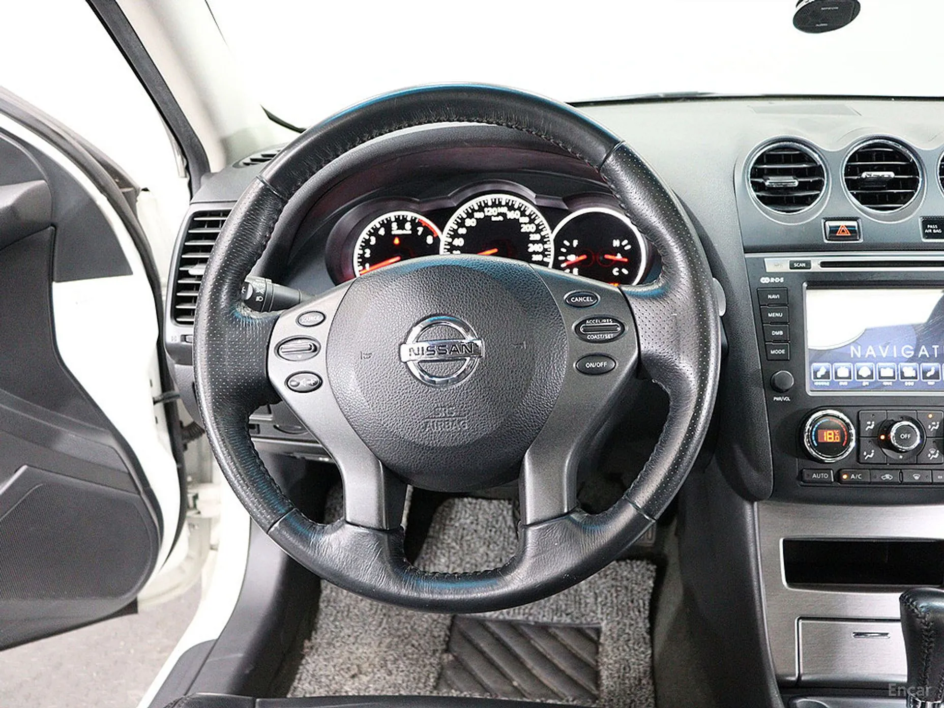 Nissan Altima превью 13