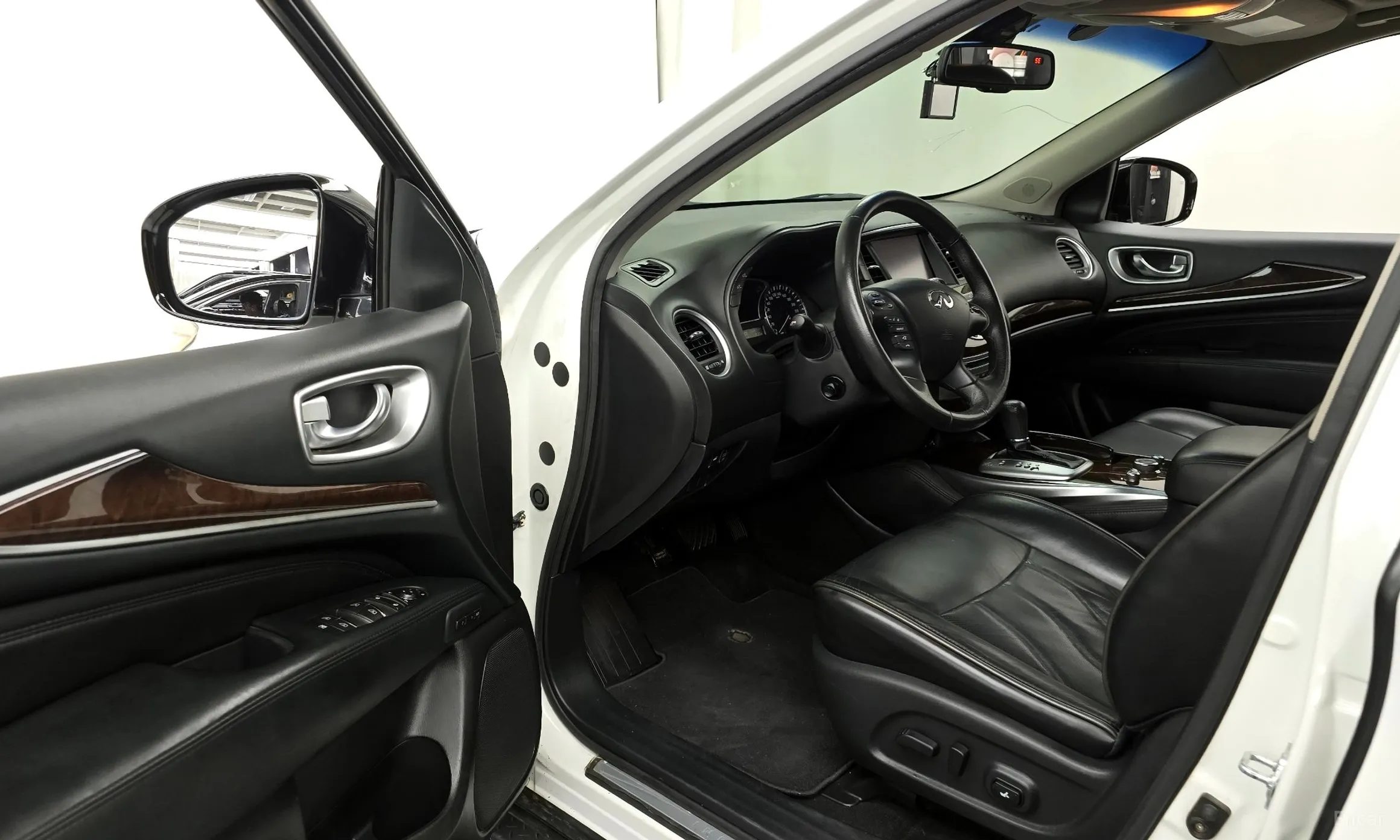 Infiniti JX35 превью 10