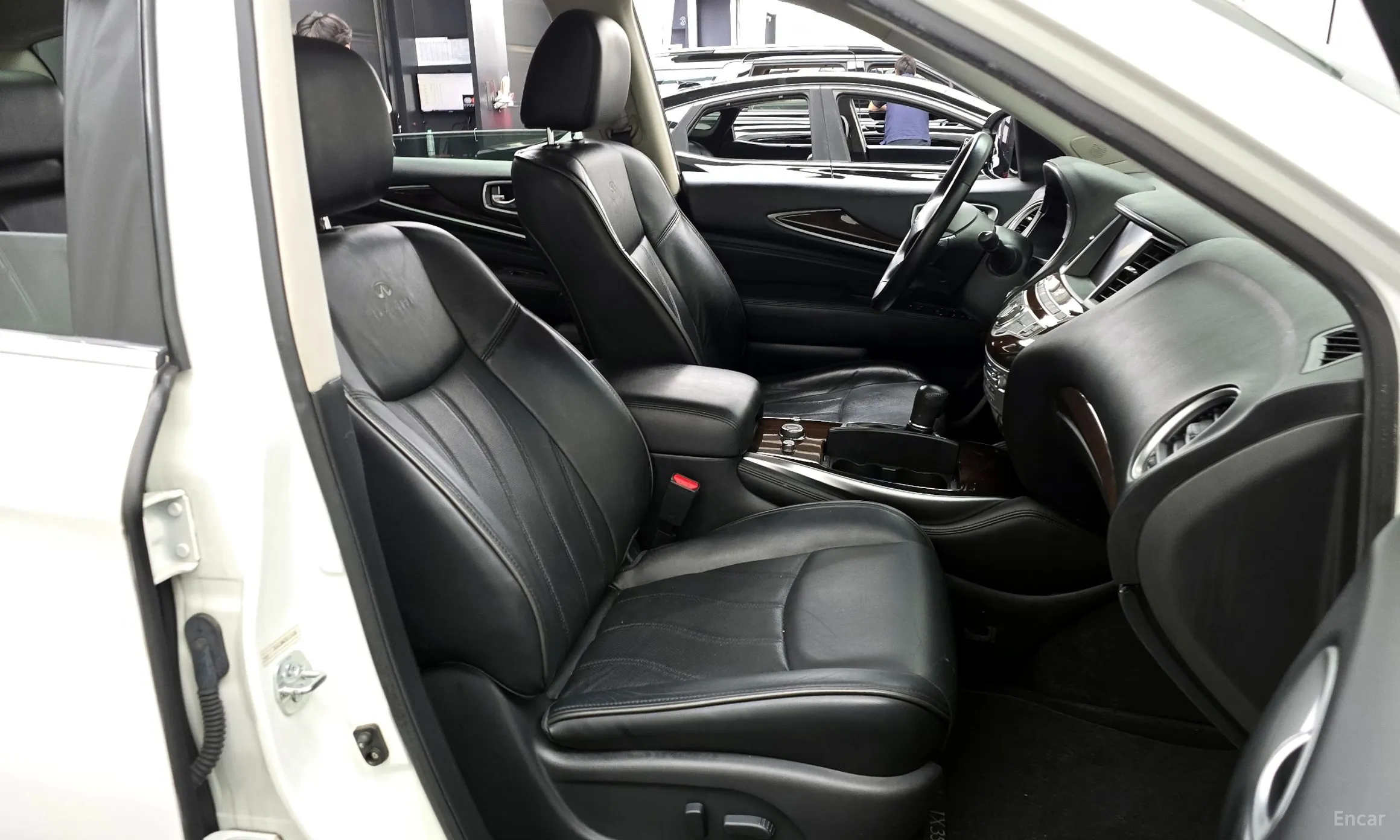 Infiniti JX35 превью 11
