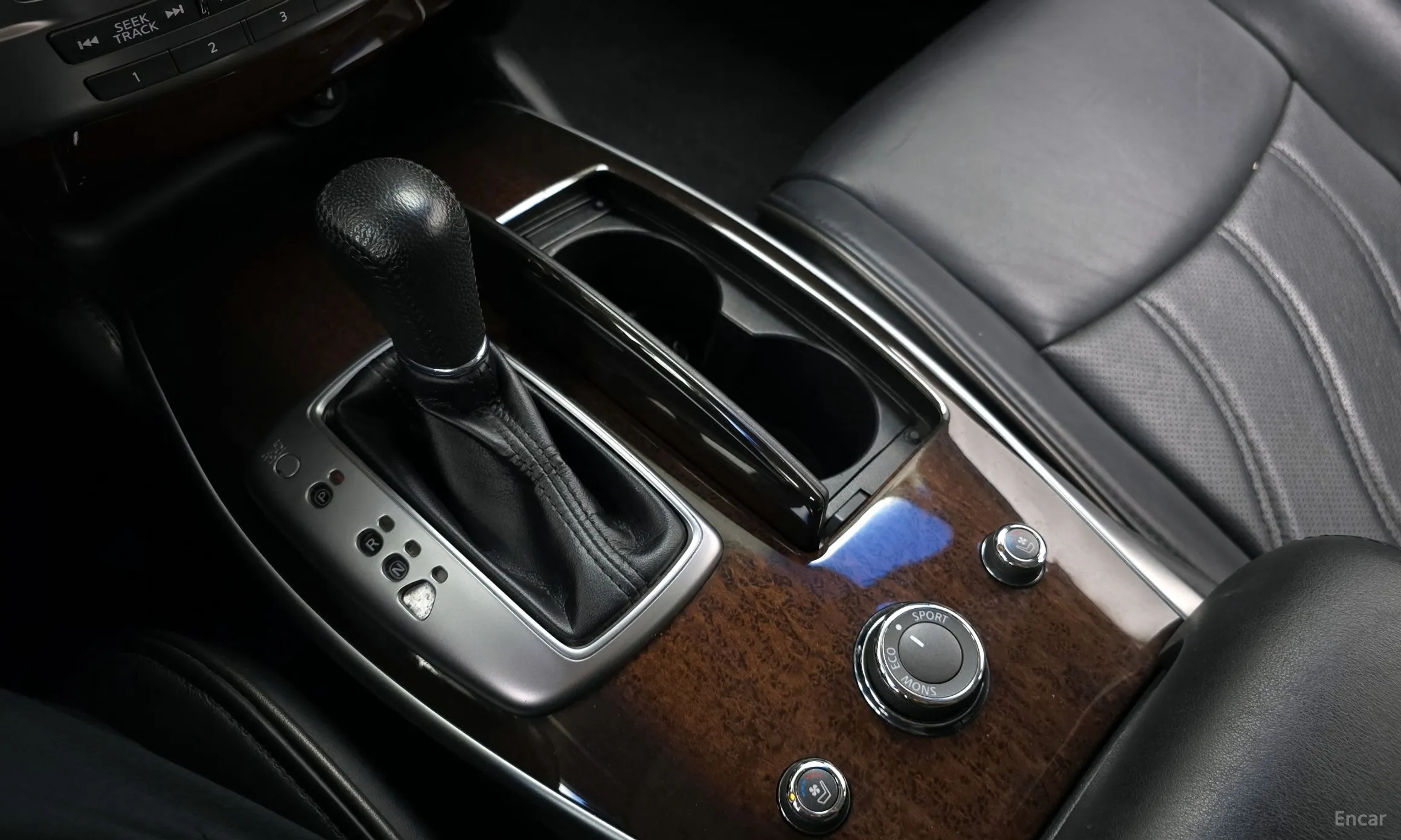 Infiniti JX35 превью 9