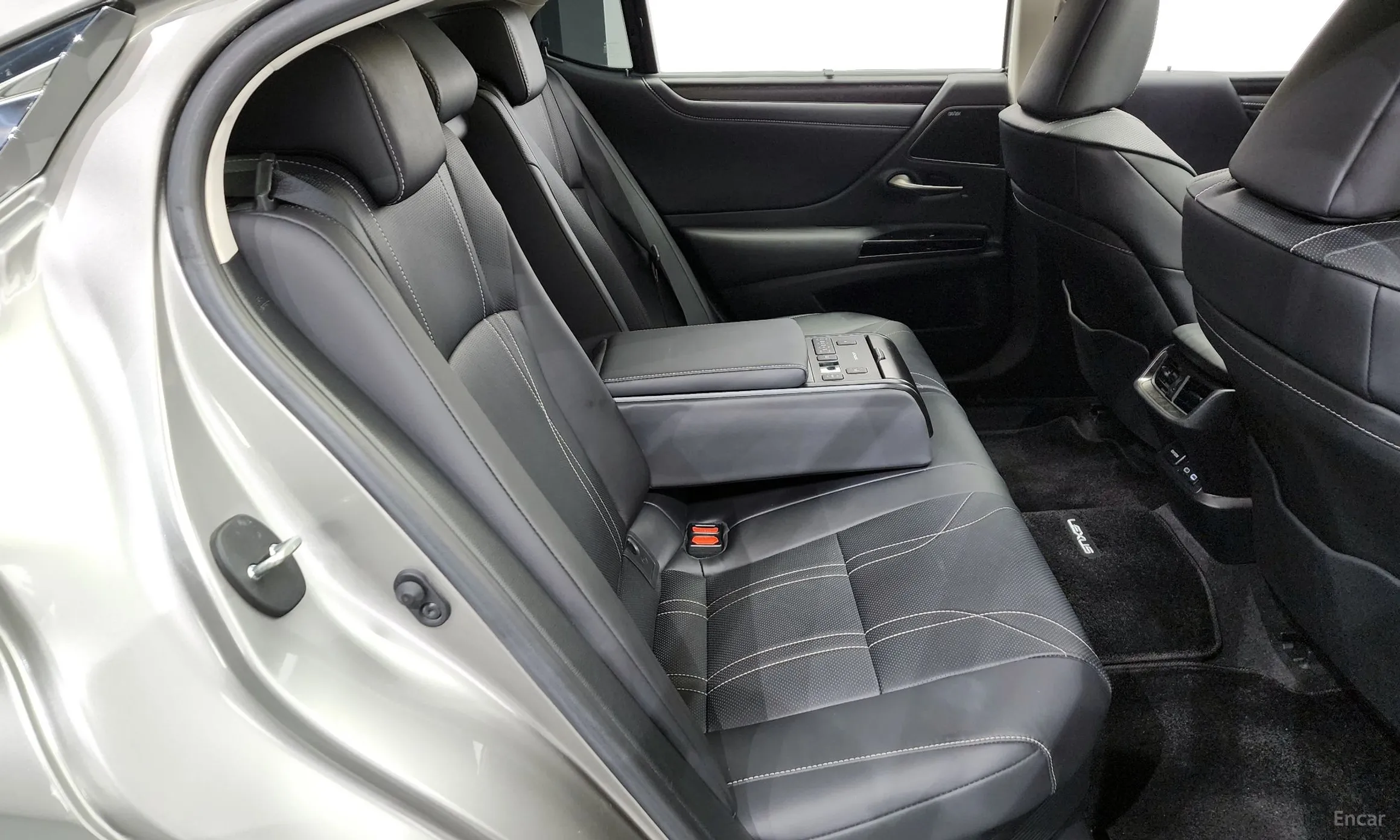 Lexus ES300h 7th Generation превью 12