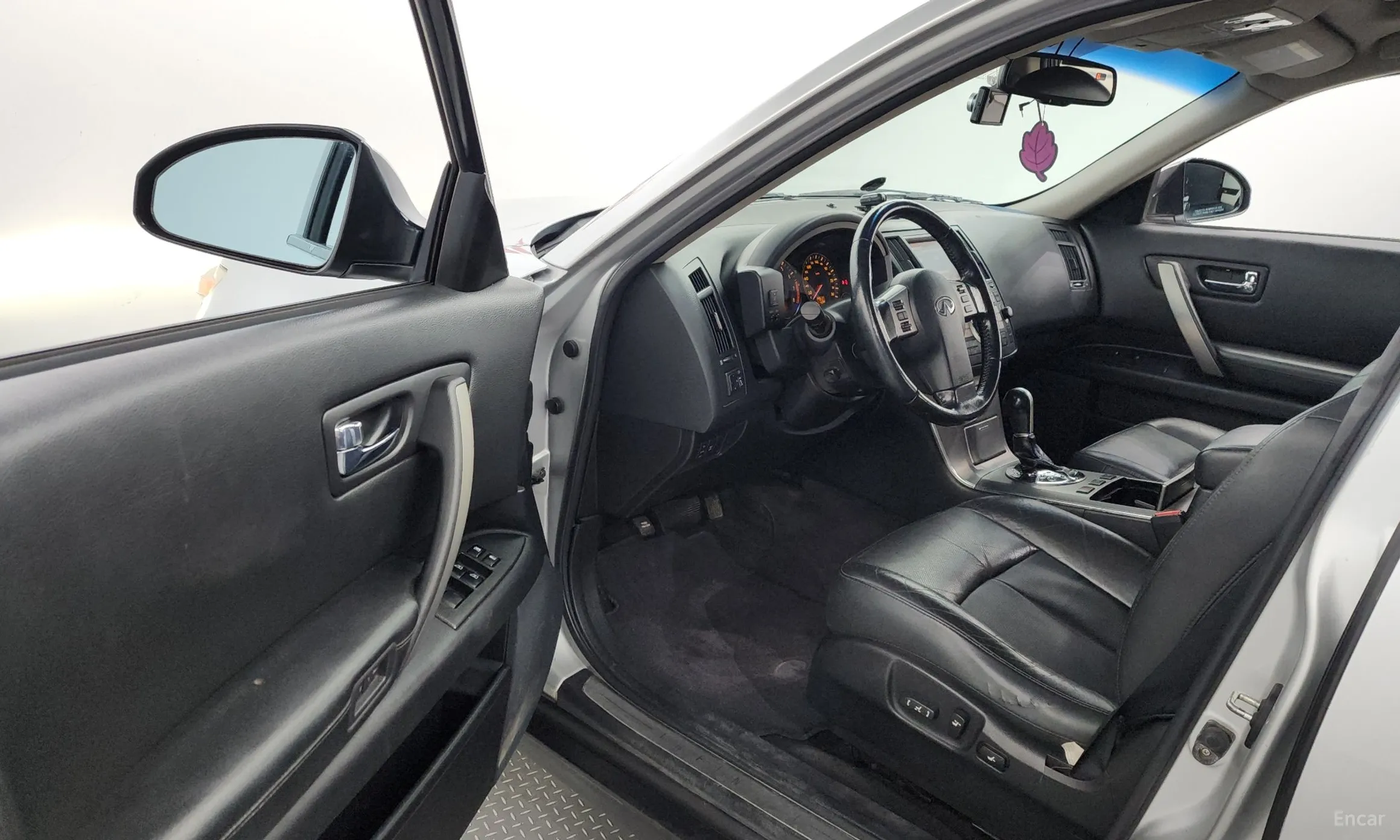 Infiniti FX35 превью 10