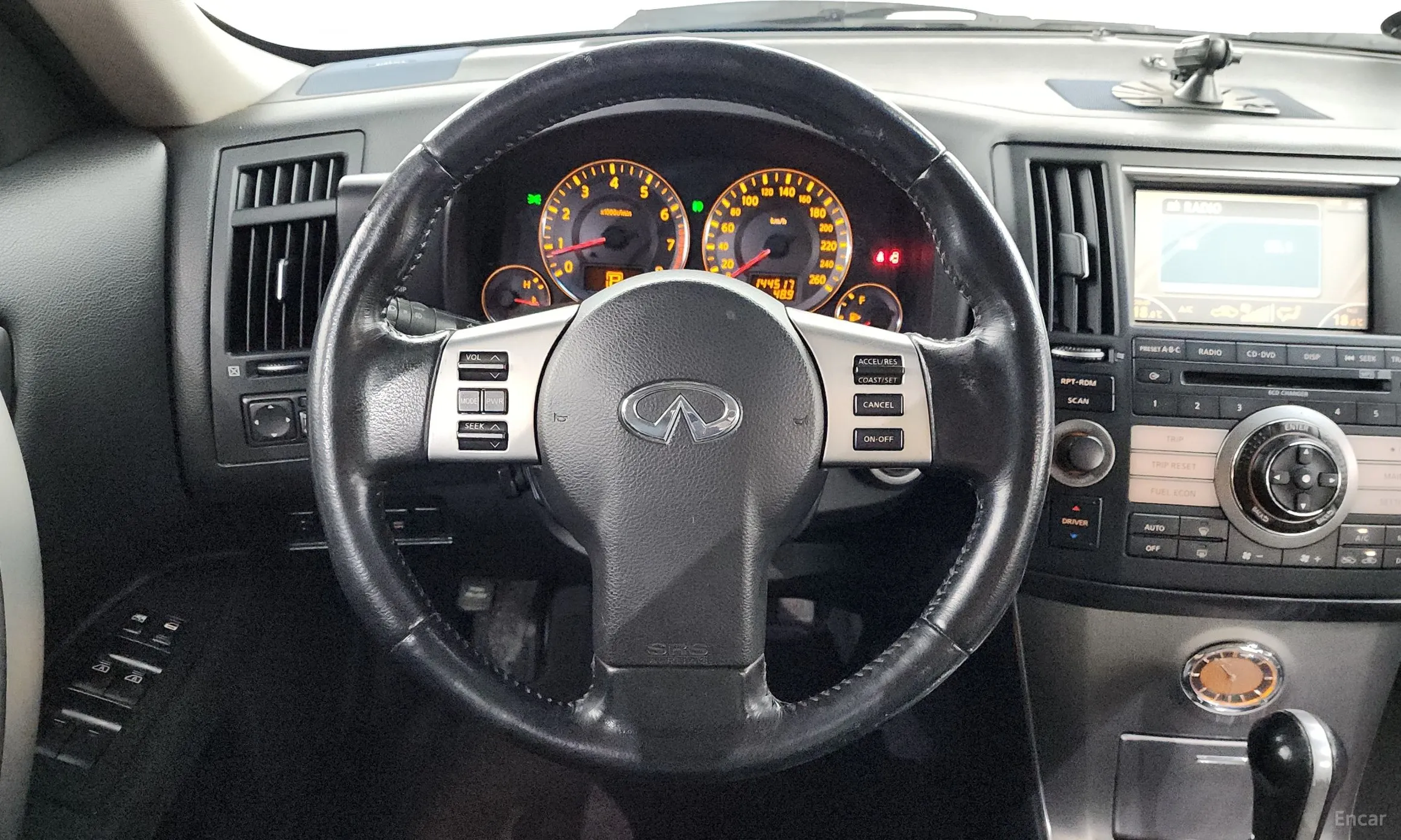 Infiniti FX35 превью 13