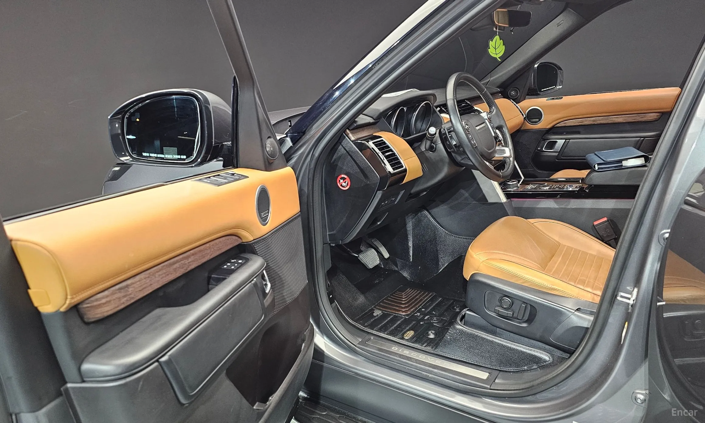 Land Rover Discovery 5 превью 11