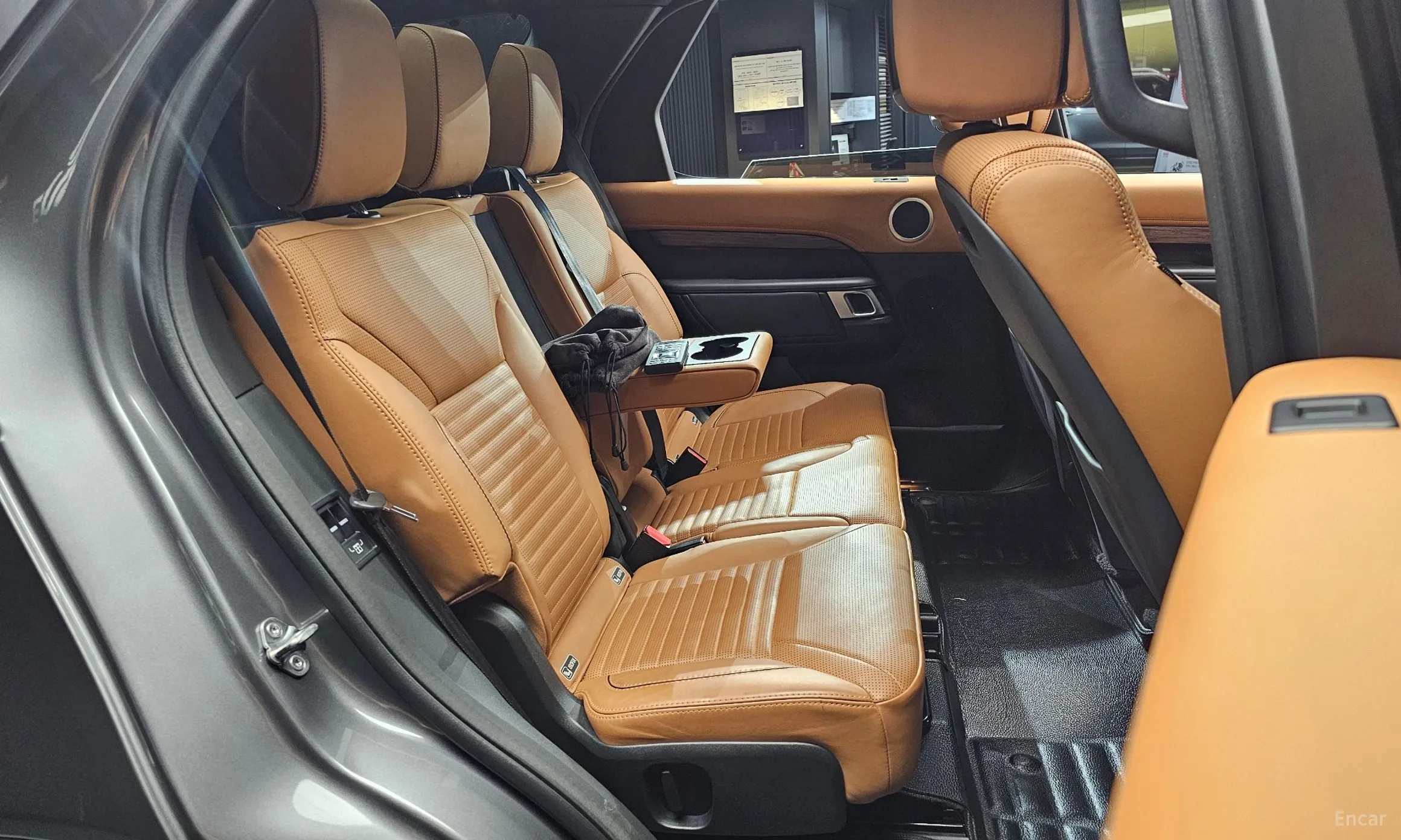 Land Rover Discovery 5 превью 12