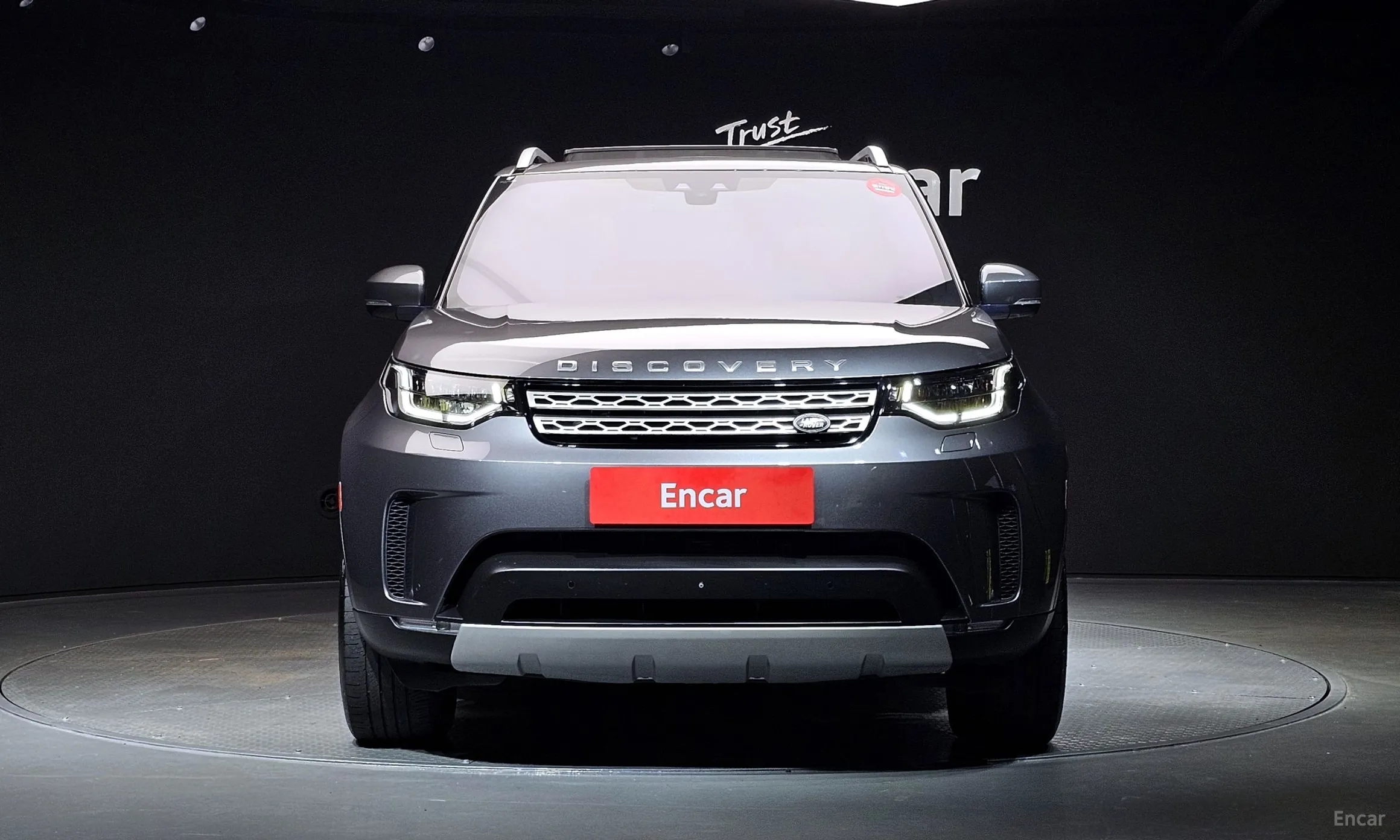 Land Rover Discovery 5 превью 3