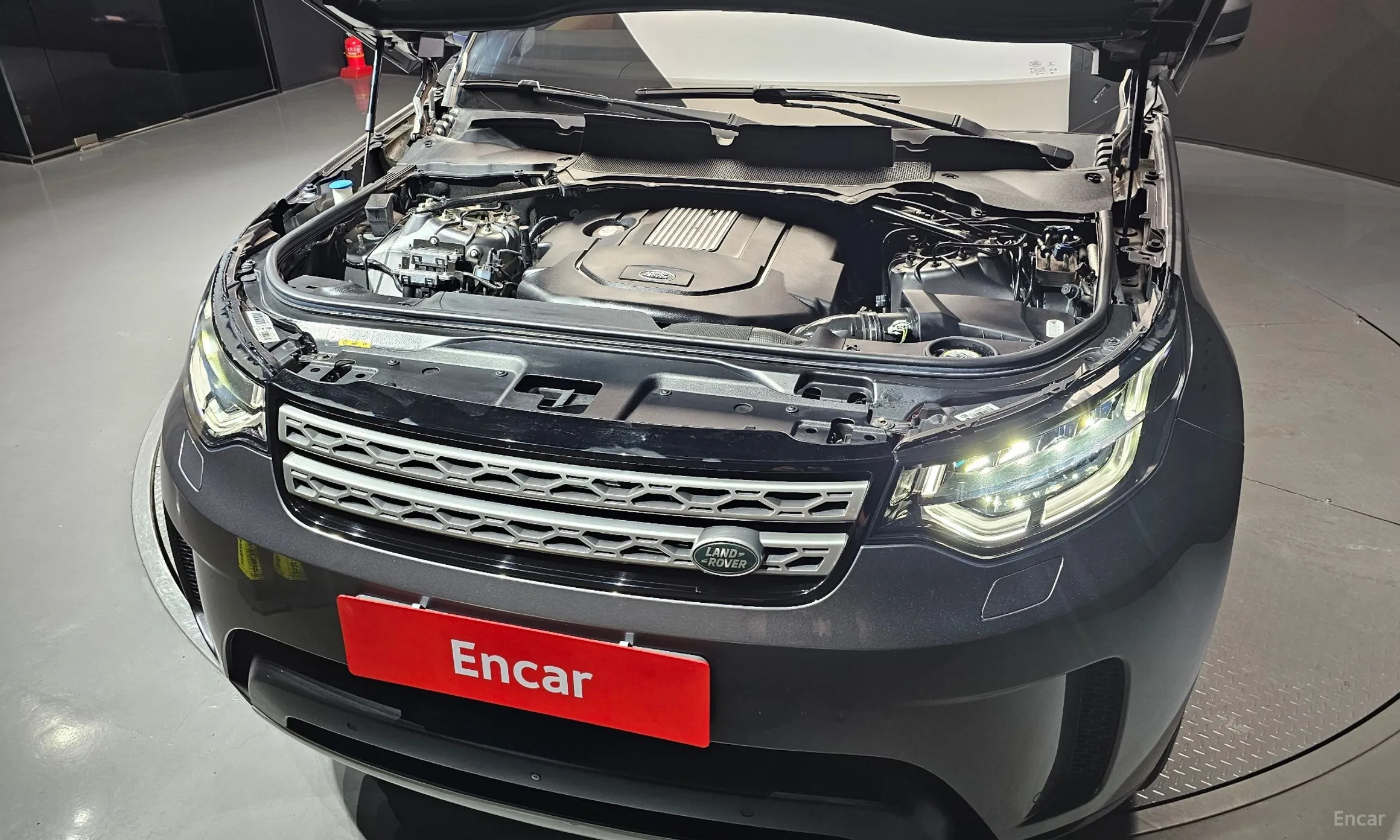 Land Rover Discovery 5 превью 6