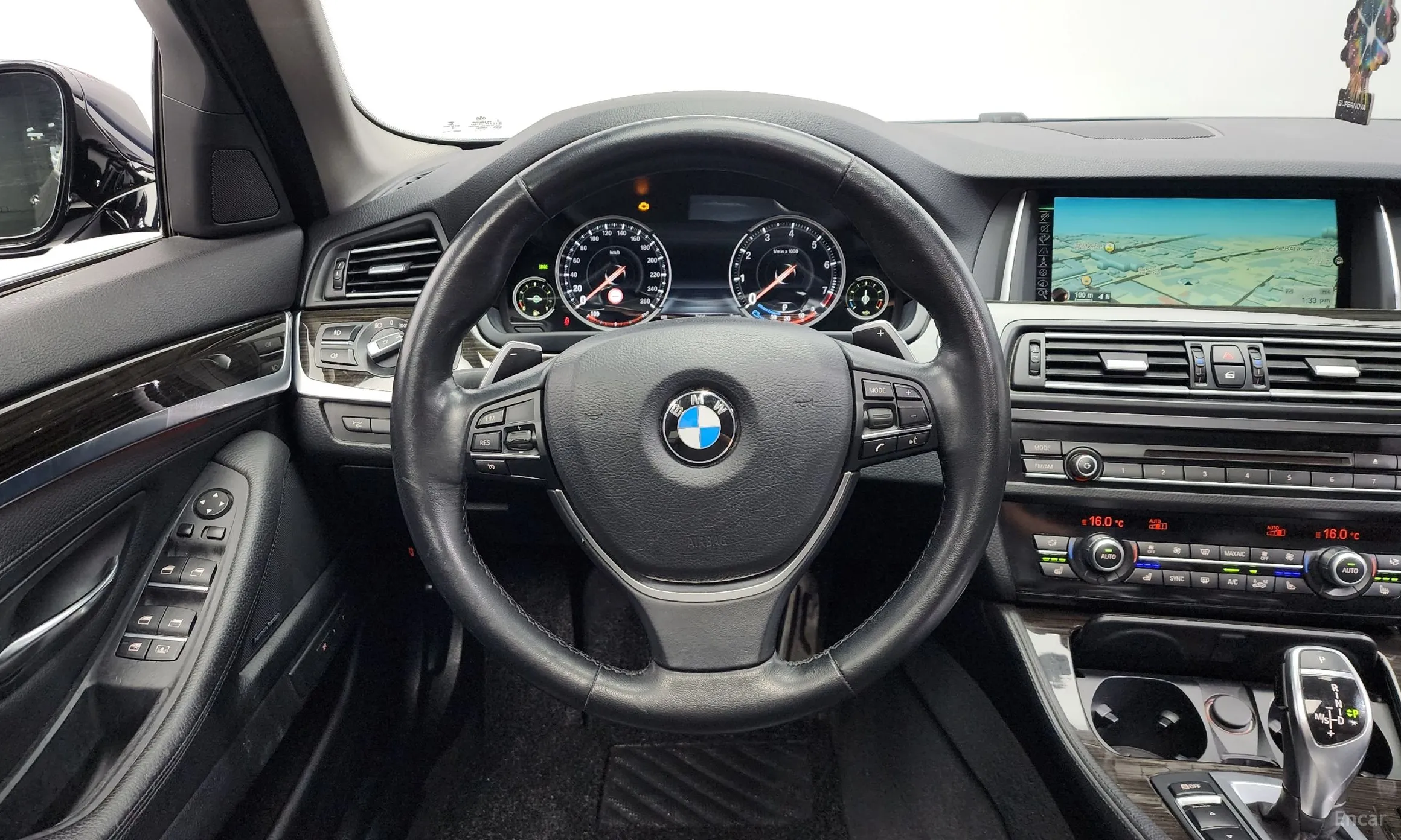 BMW 5 Series (F10) превью 13