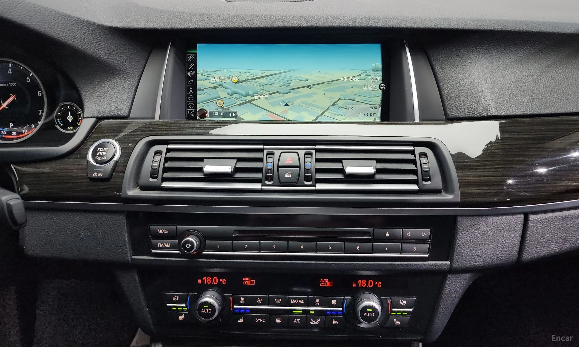 BMW 5 Series (F10) превью 14