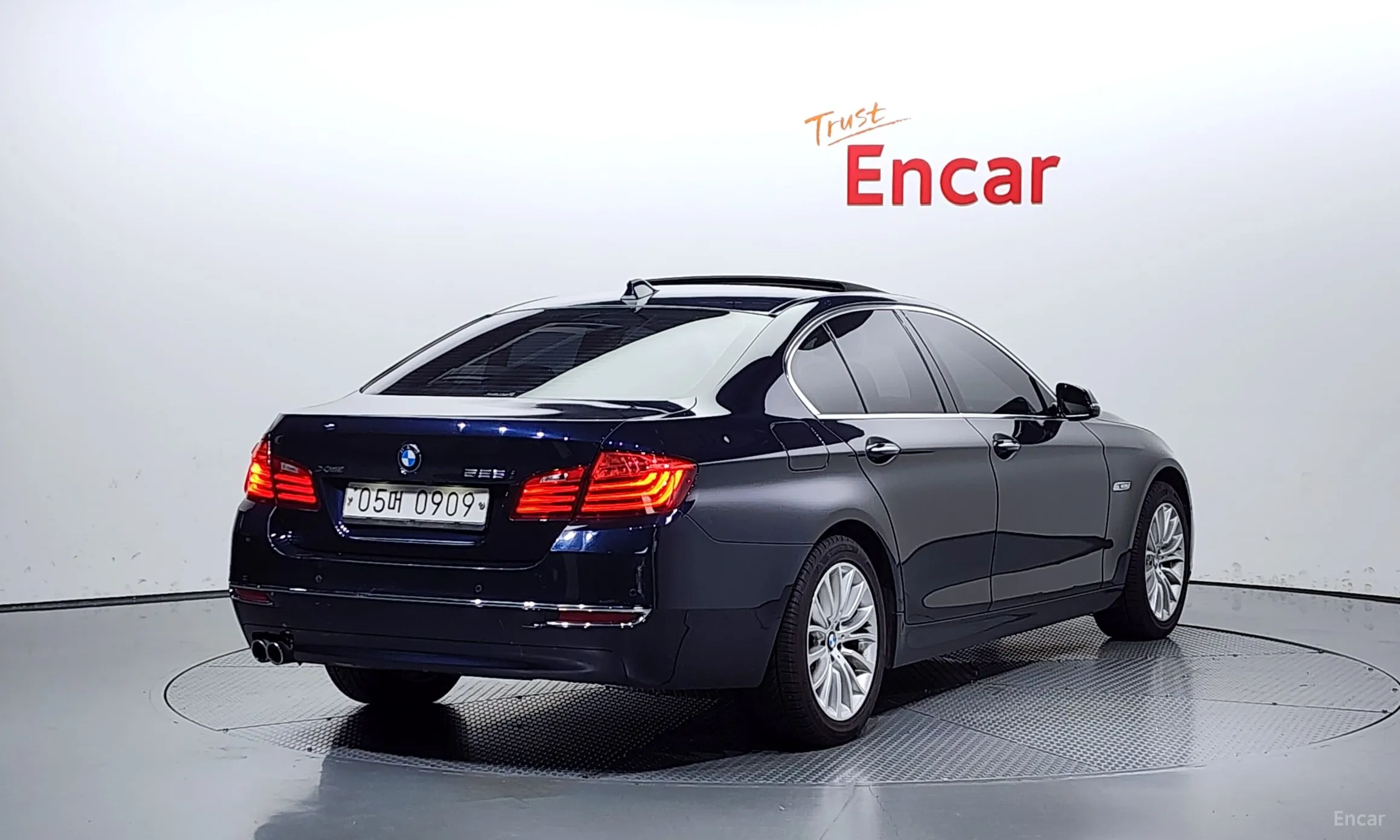 BMW 5 Series (F10) превью 2