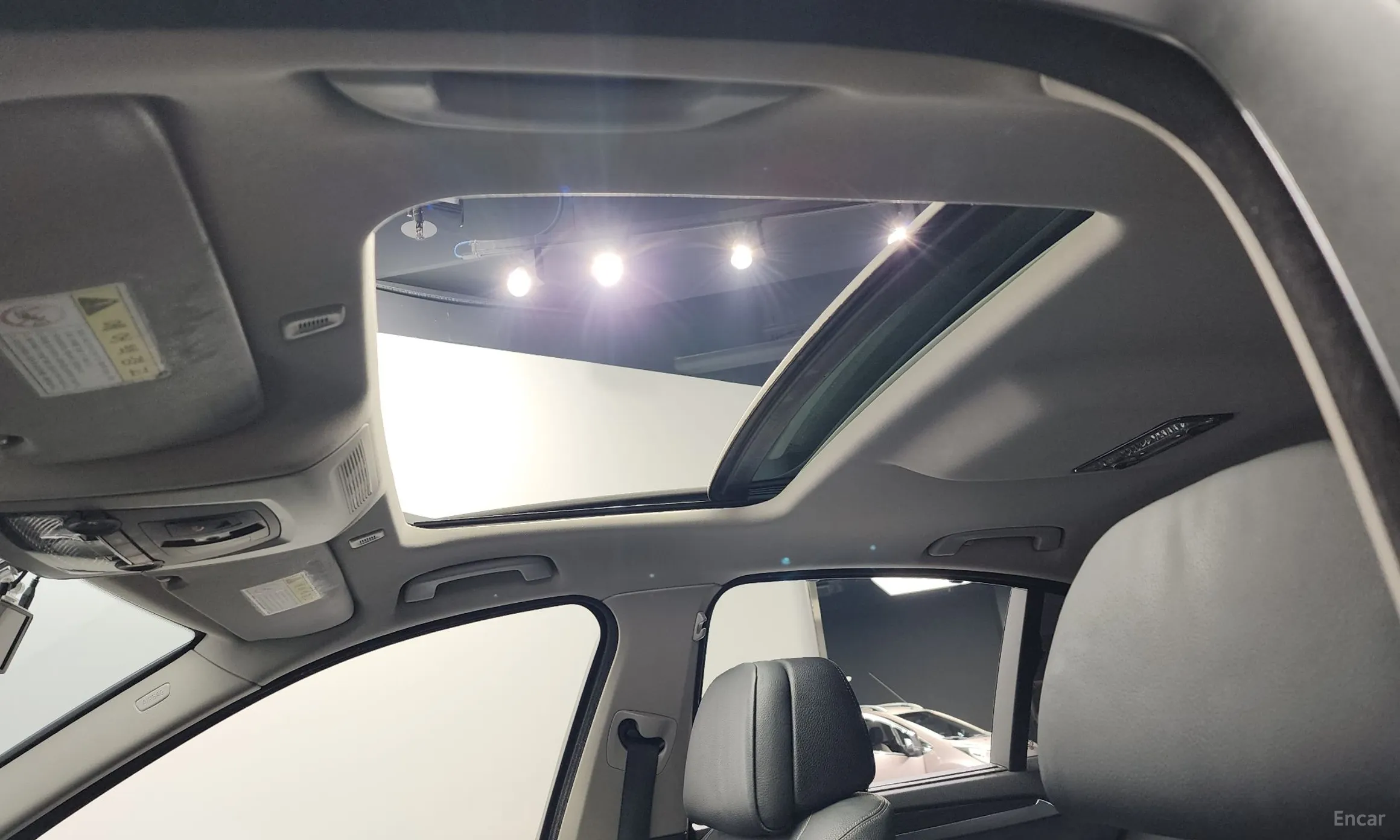 BMW 5 Series (F10) превью 17