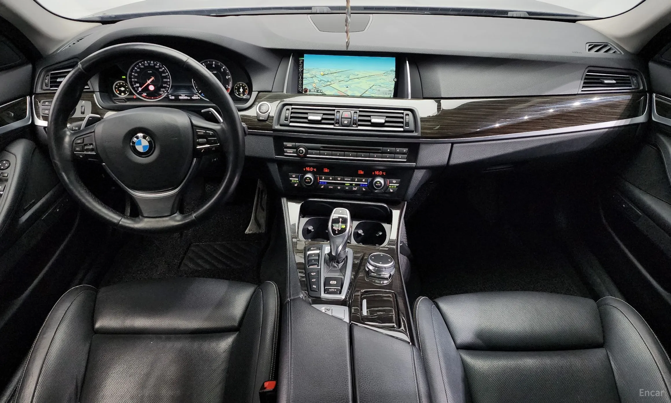 BMW 5 Series (F10) превью 7