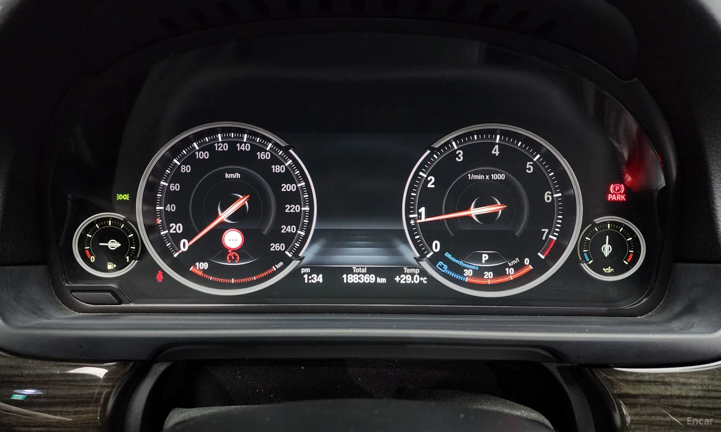 BMW 5 Series (F10) превью 8