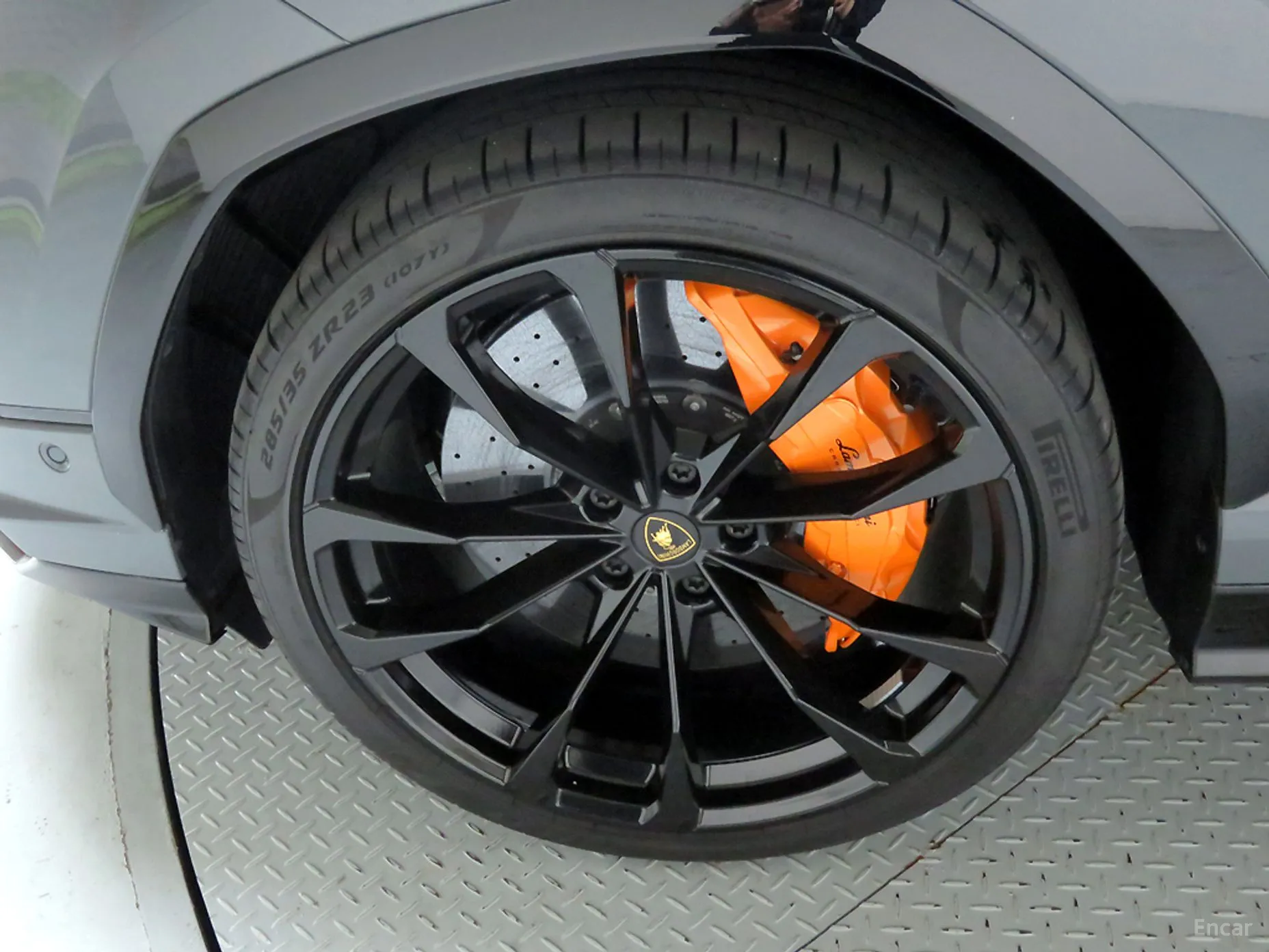 Lamborghini Urus превью 20