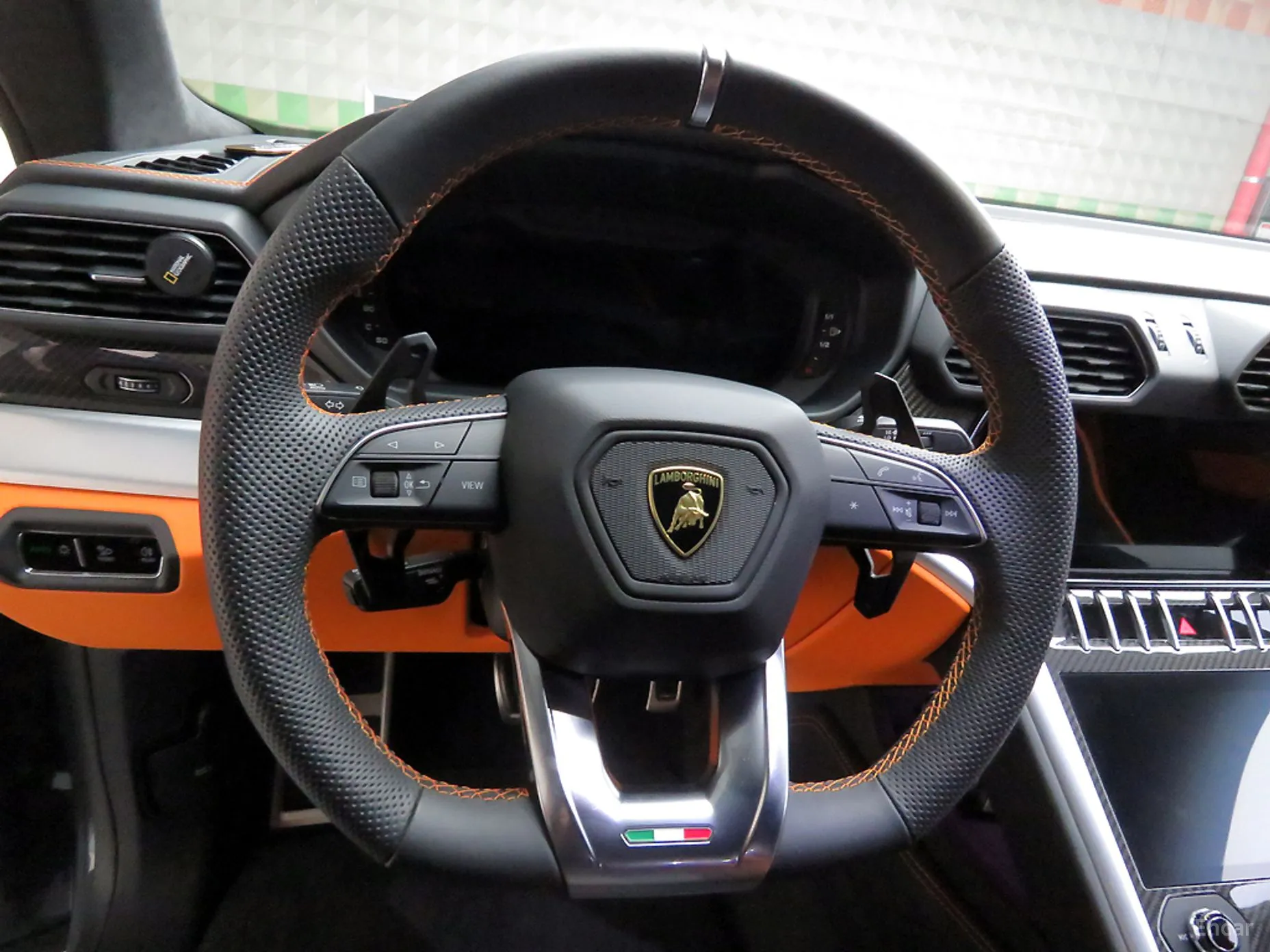 Lamborghini Urus превью 8