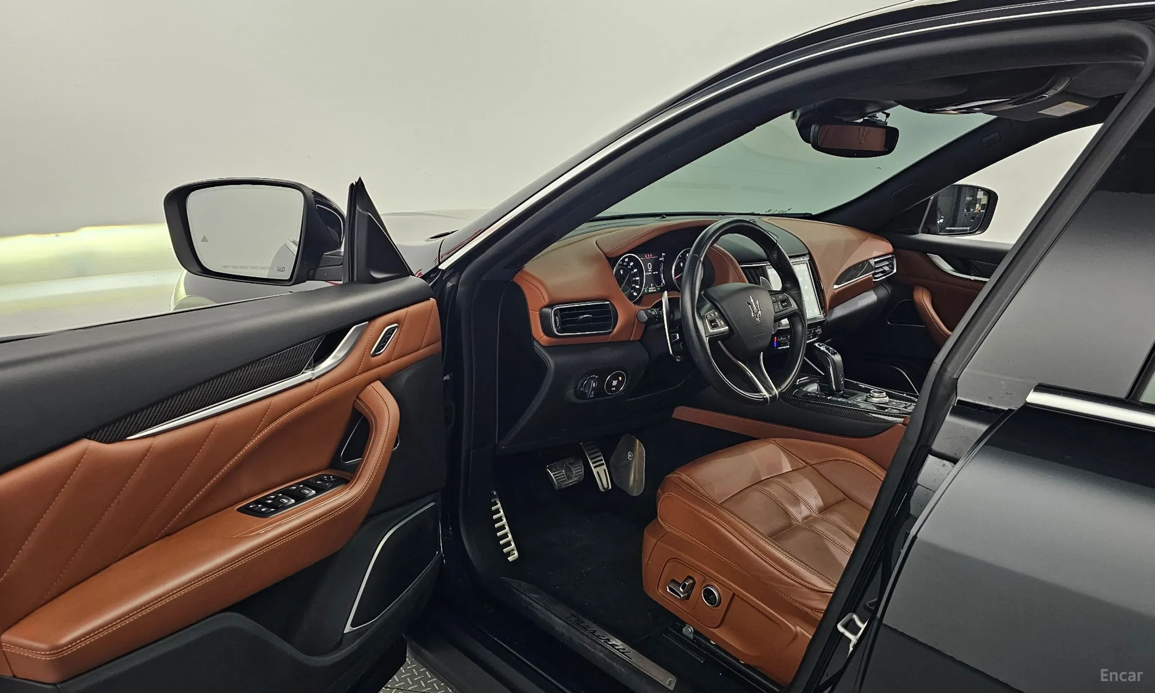 Maserati Levante превью 10