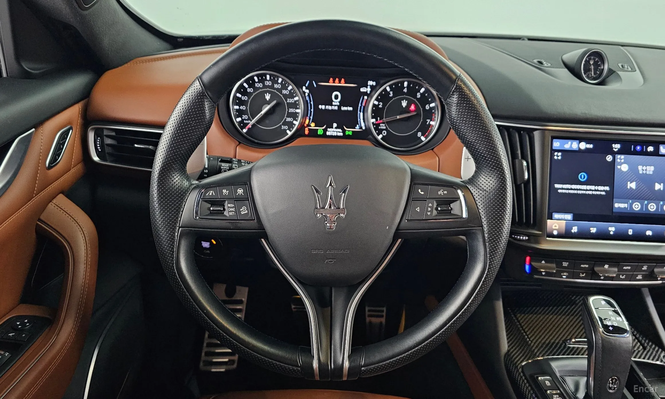 Maserati Levante превью 13