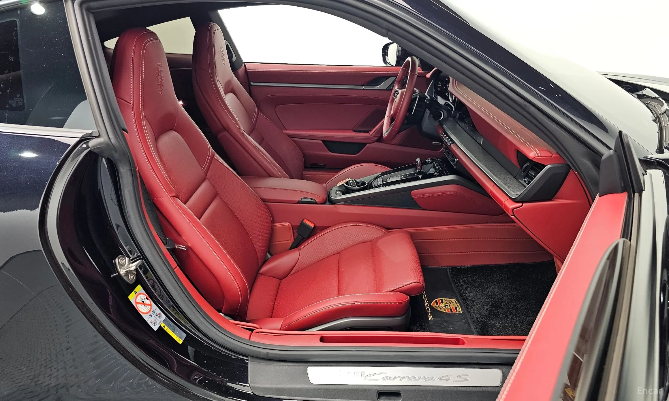 Porsche 911 (992) превью 10