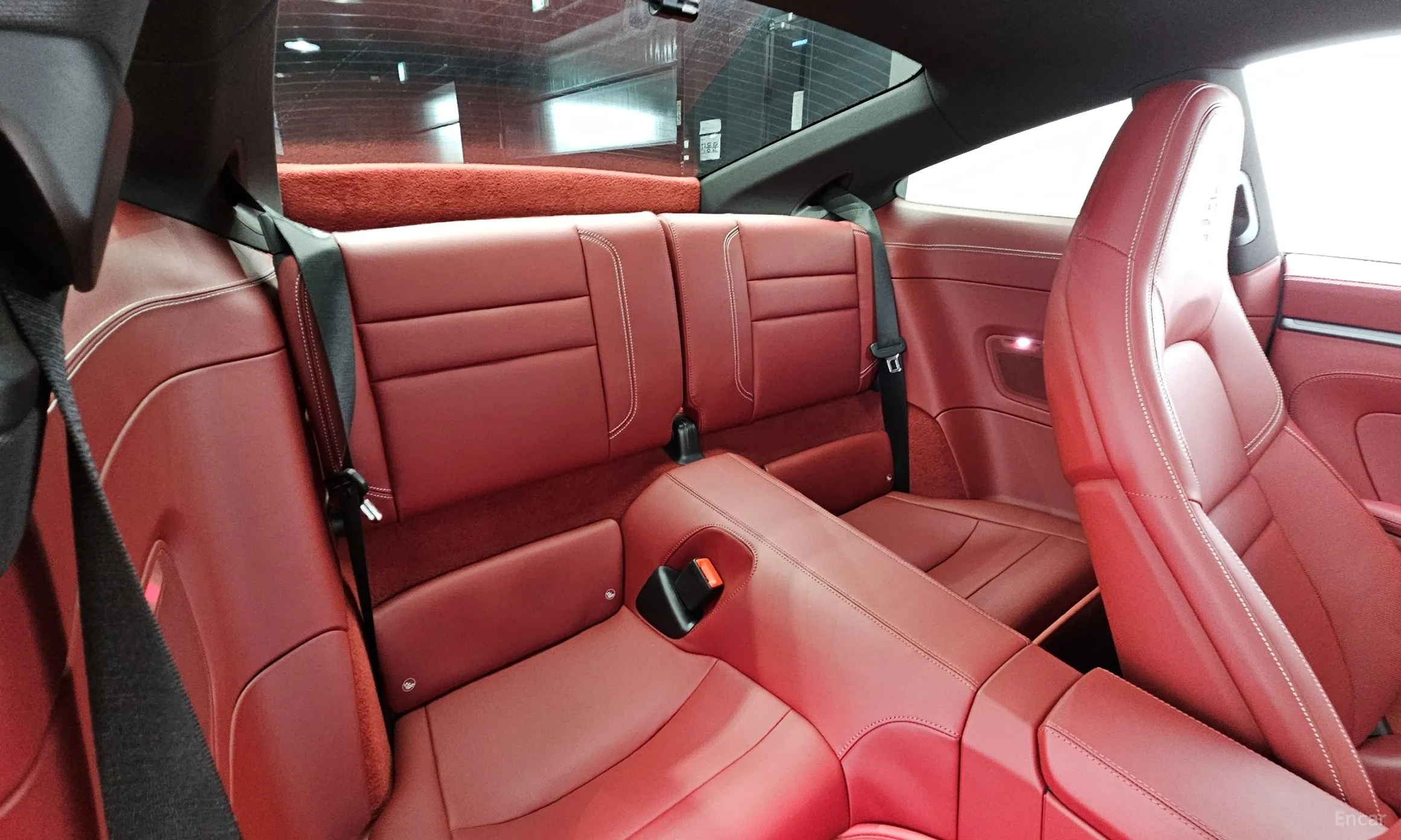 Porsche 911 (992) превью 11