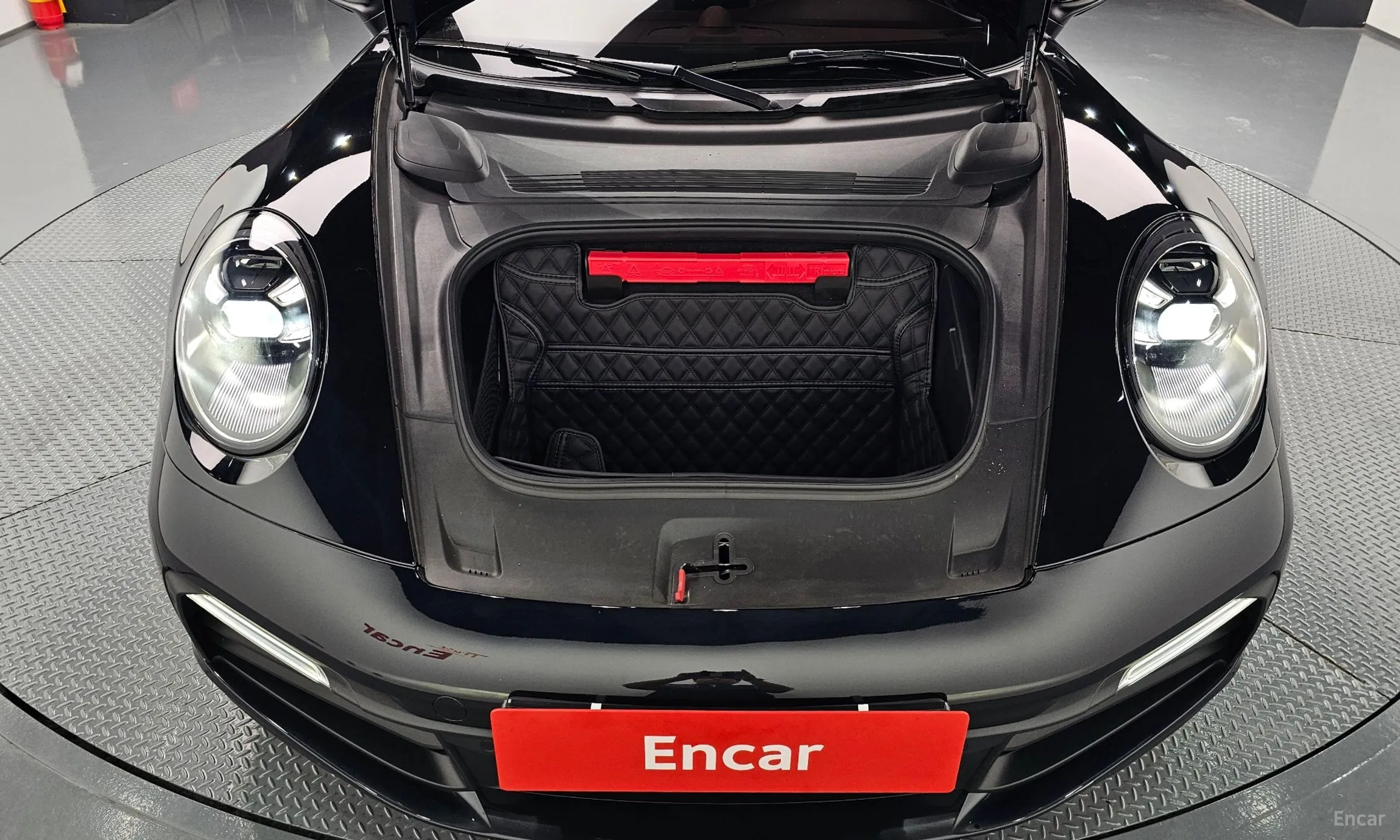 Porsche 911 (992) превью 20