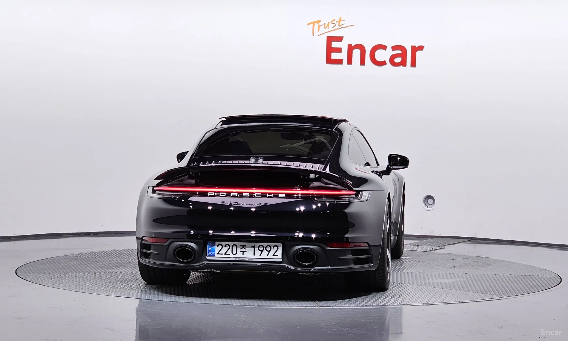 Porsche 911 (992) превью 4