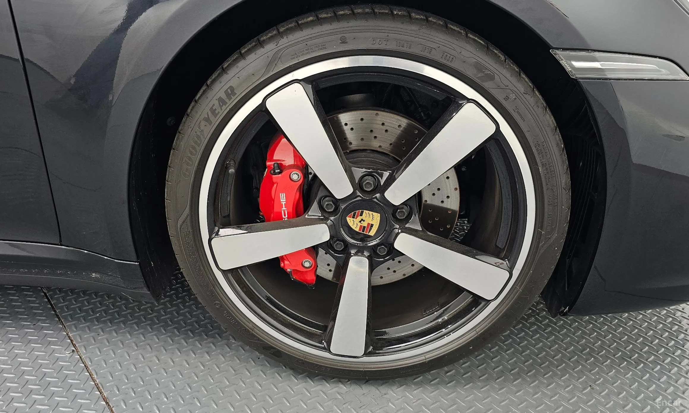 Porsche 911 (992) превью 5