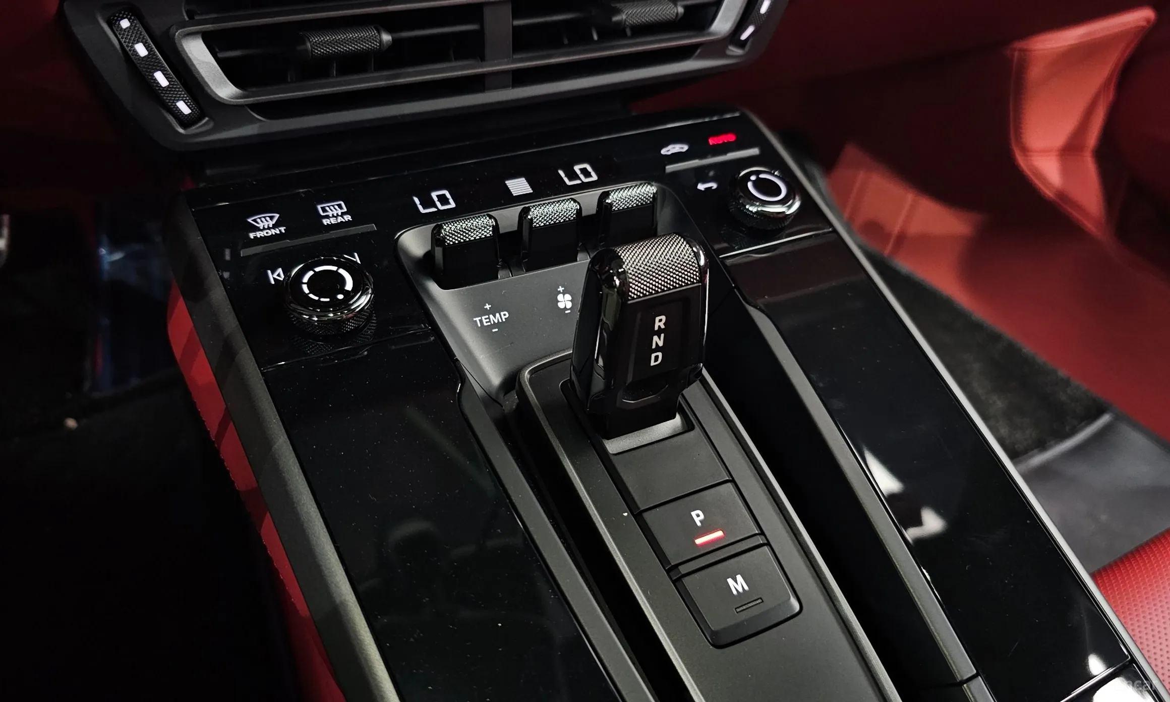 Porsche 911 (992) превью 9