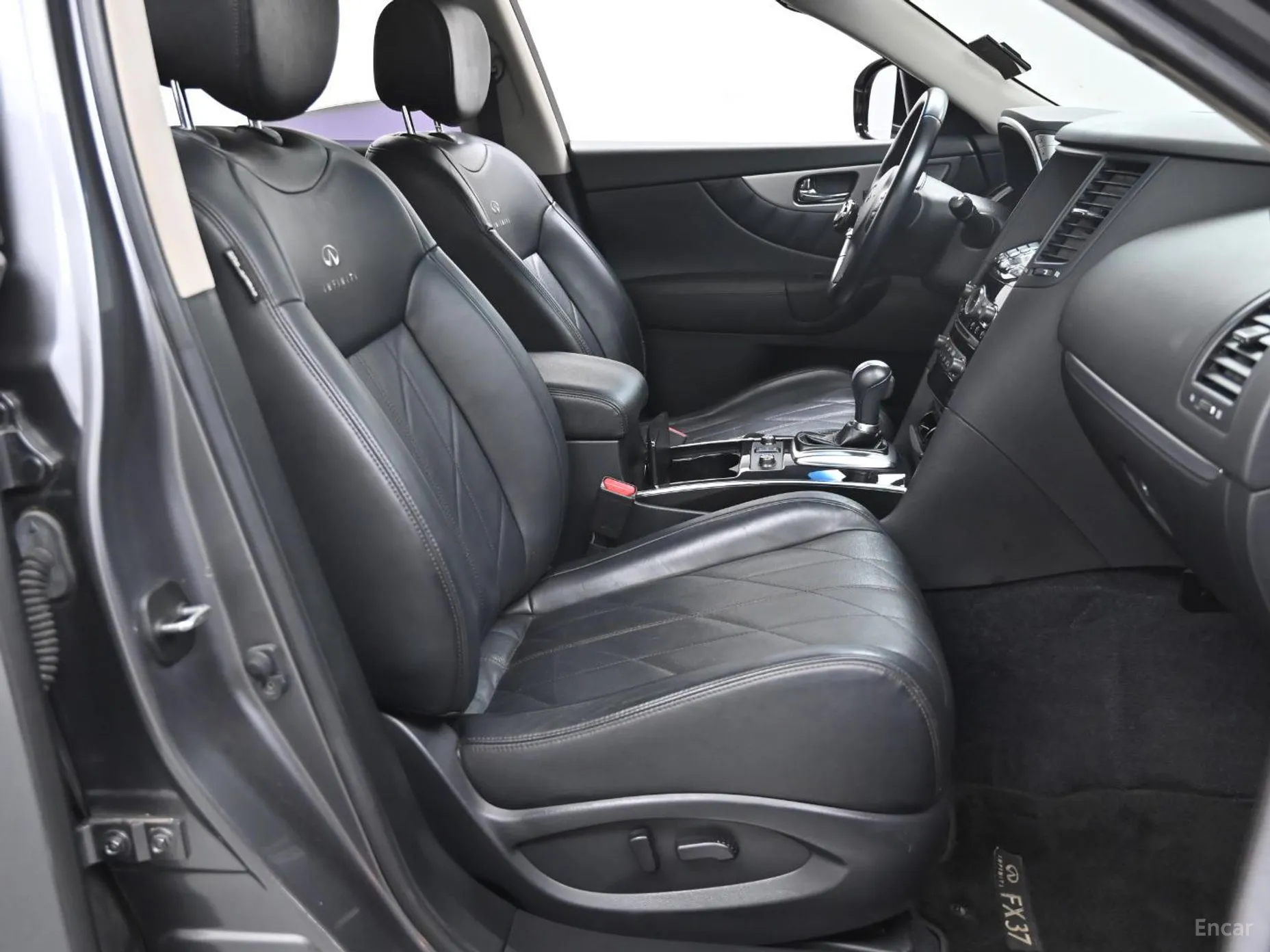 Infiniti FX37 превью 10