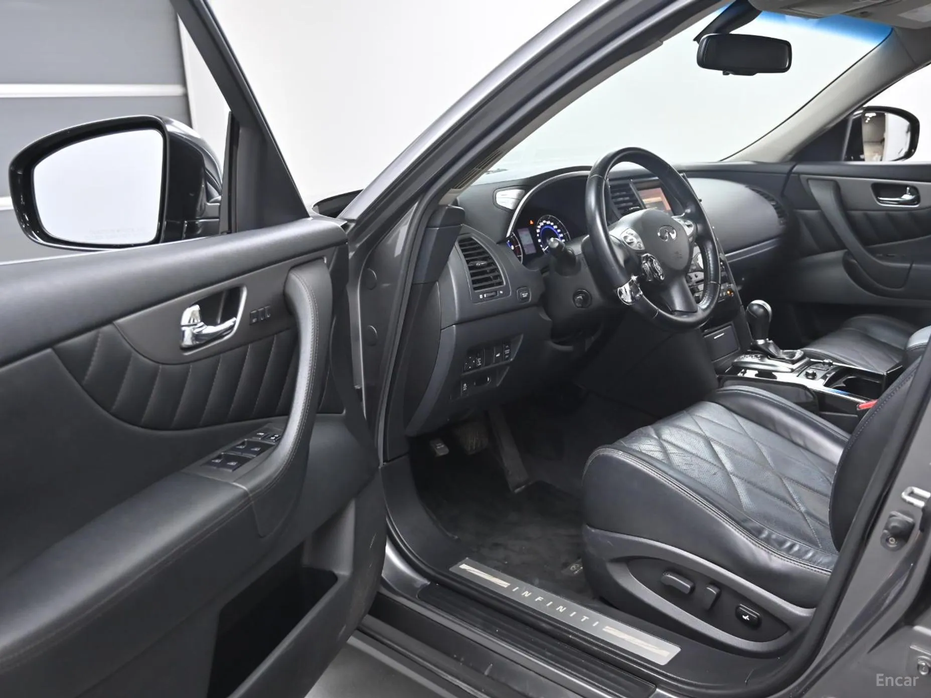 Infiniti FX37 превью 11